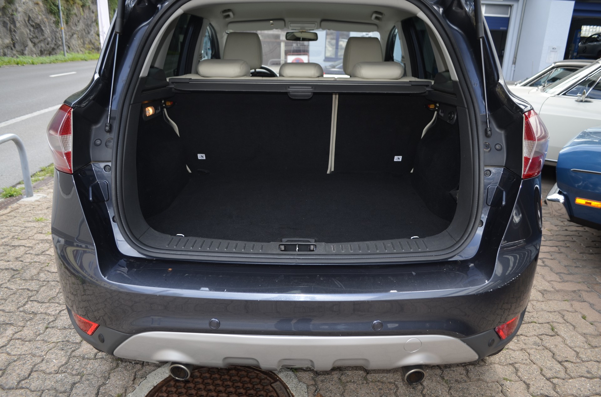 FORD Kuga 2.5 Turbo Titanium 4WD Automatic-image-9