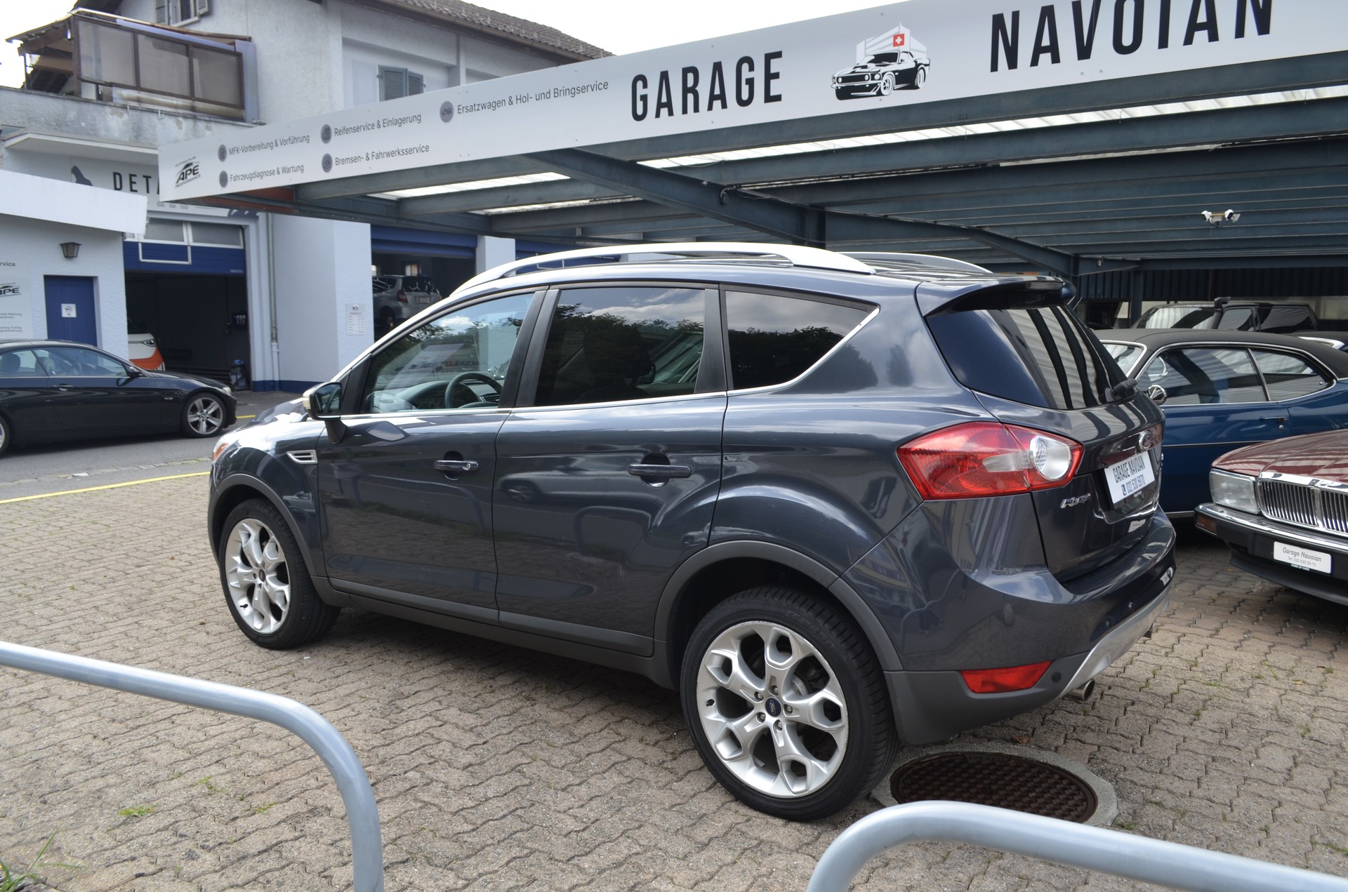 FORD Kuga 2.5 Turbo Titanium 4WD Automatic-image-3