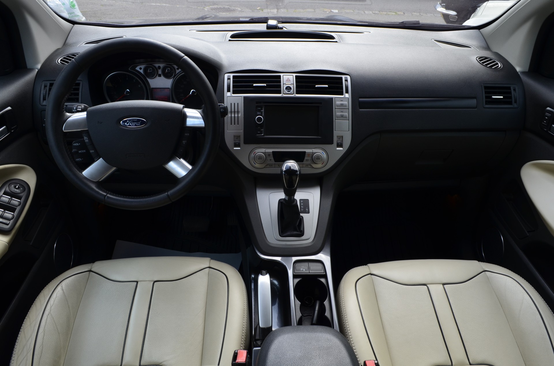 FORD Kuga 2.5 Turbo Titanium 4WD Automatic-image-6