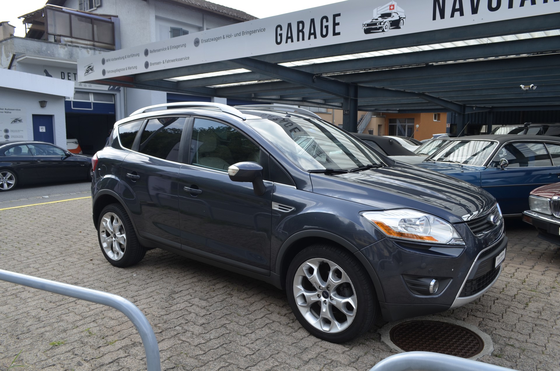 FORD Kuga 2.5 Turbo Titanium 4WD Automatic-image-2