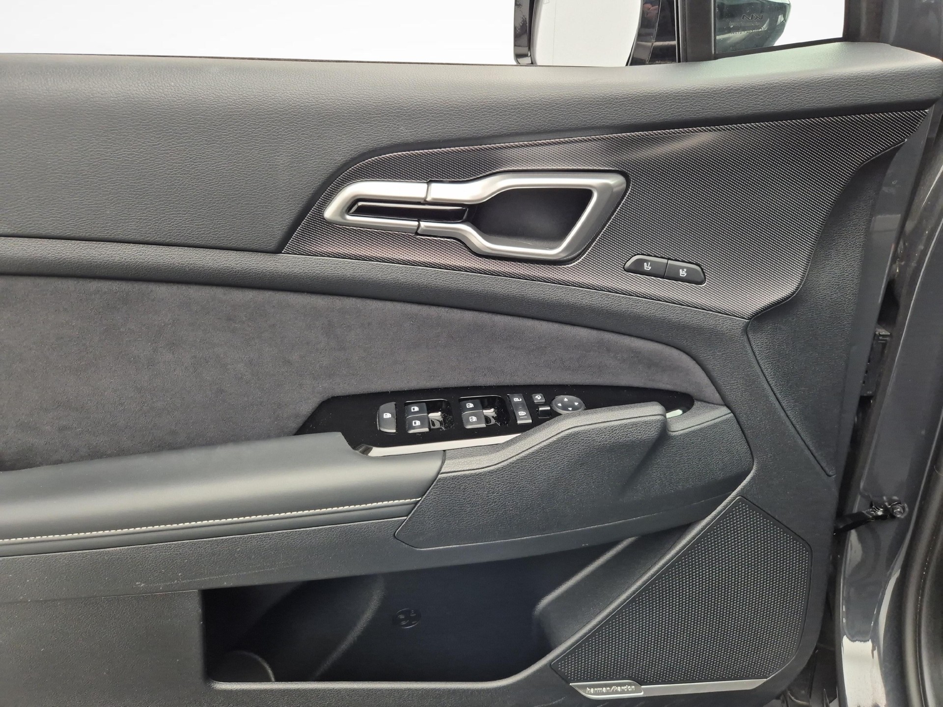KIA Sportage 1.6 T-GDi Hybrid GT-Line-image-19