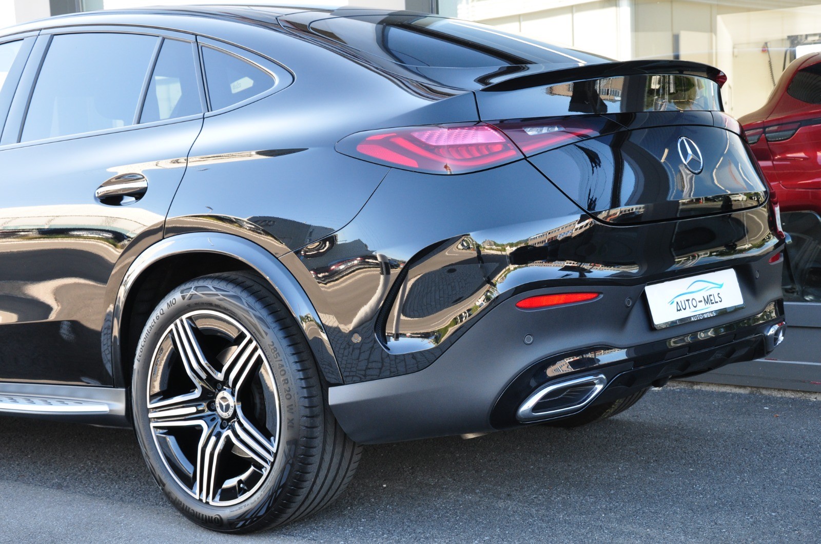 MERCEDES-BENZ GLC 300 4Matic AMG Line 9G-Tronic-image-6