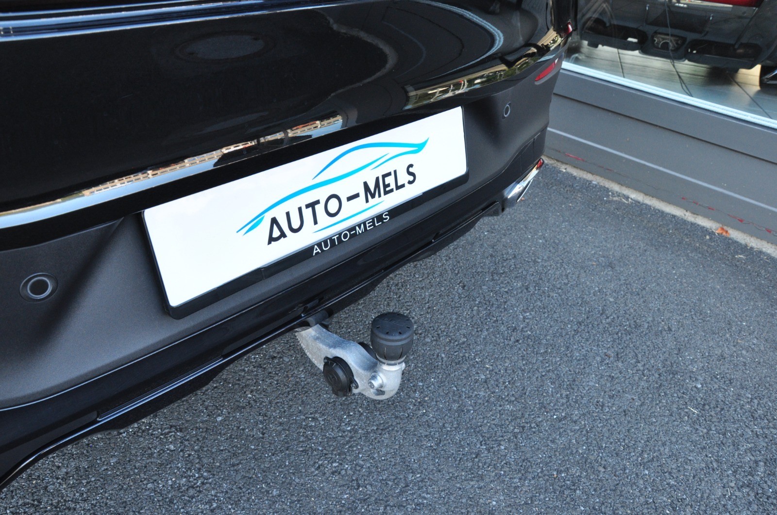 MERCEDES-BENZ GLC 300 4Matic AMG Line 9G-Tronic-image-8