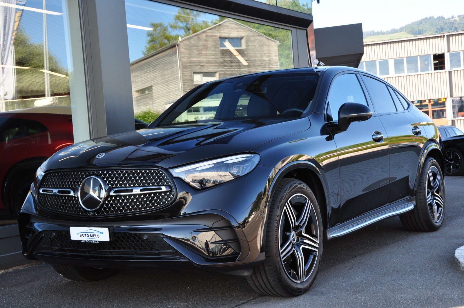 MERCEDES-BENZ GLC 300 4Matic AMG Line 9G-Tronic-image-3