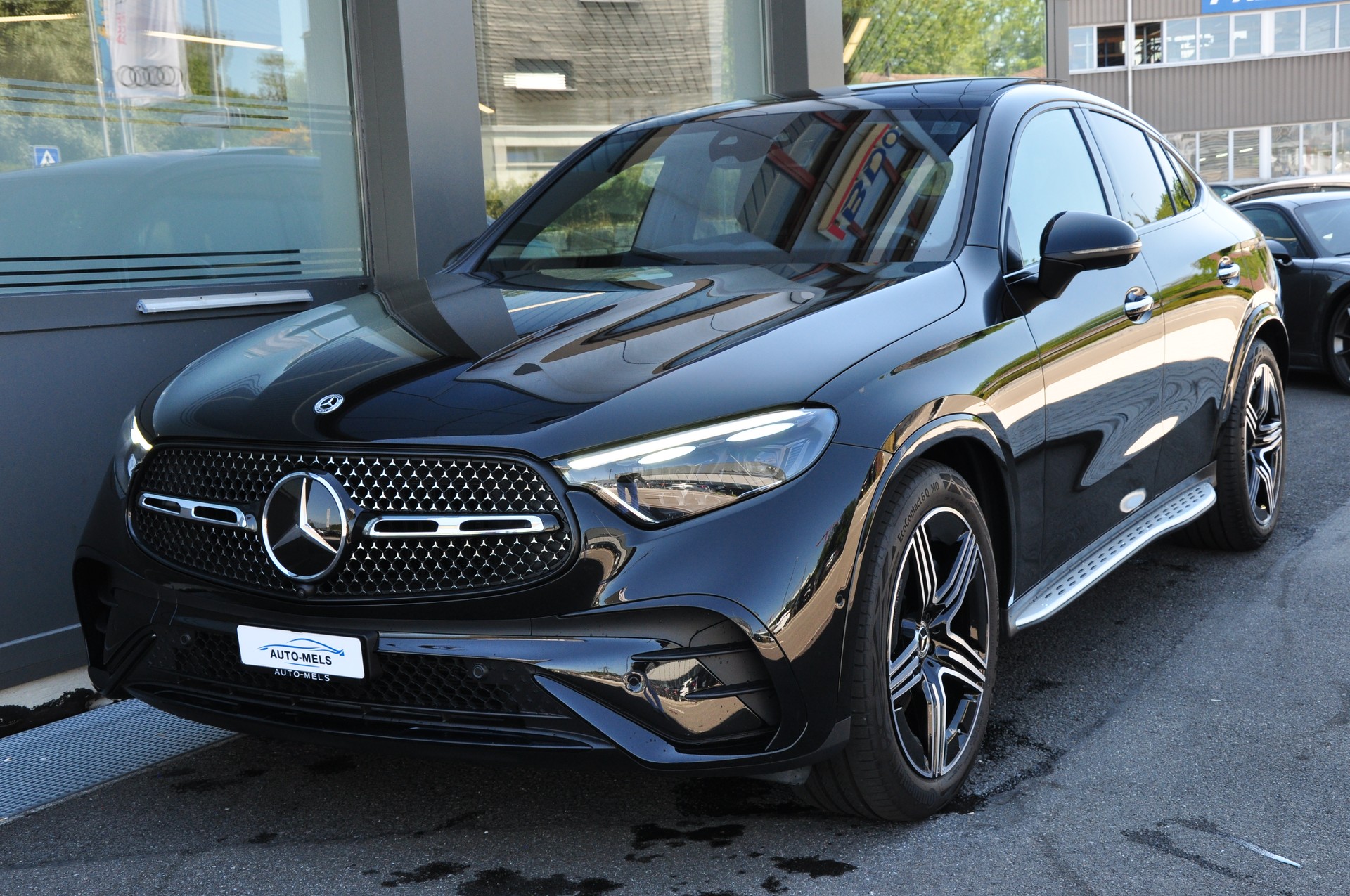 MERCEDES-BENZ GLC 300 4Matic AMG Line 9G-Tronic-showroom-element-1