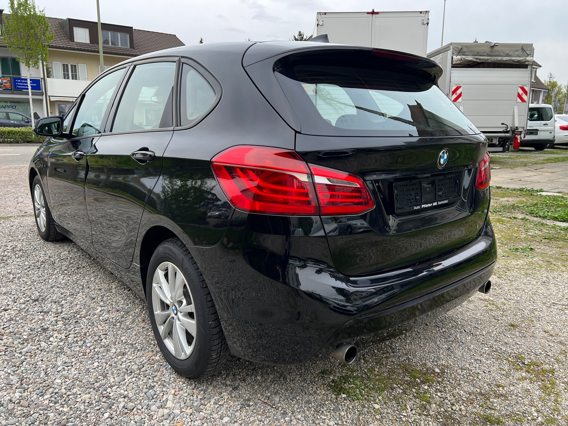 BMW 220d xDrive Active Tourer Steptronic-image-1