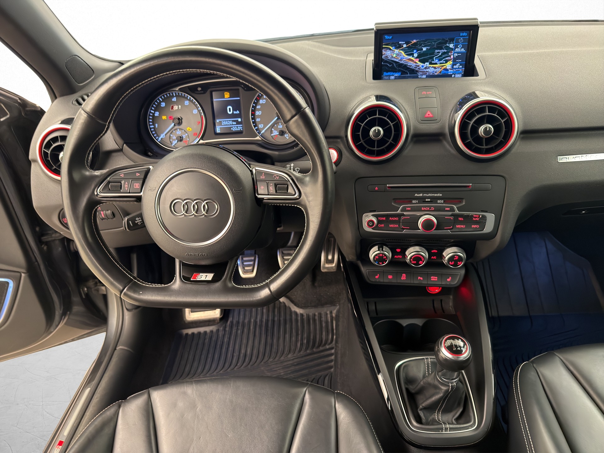 AUDI S1 Sportback 2.0 TFSI quattro-image-9