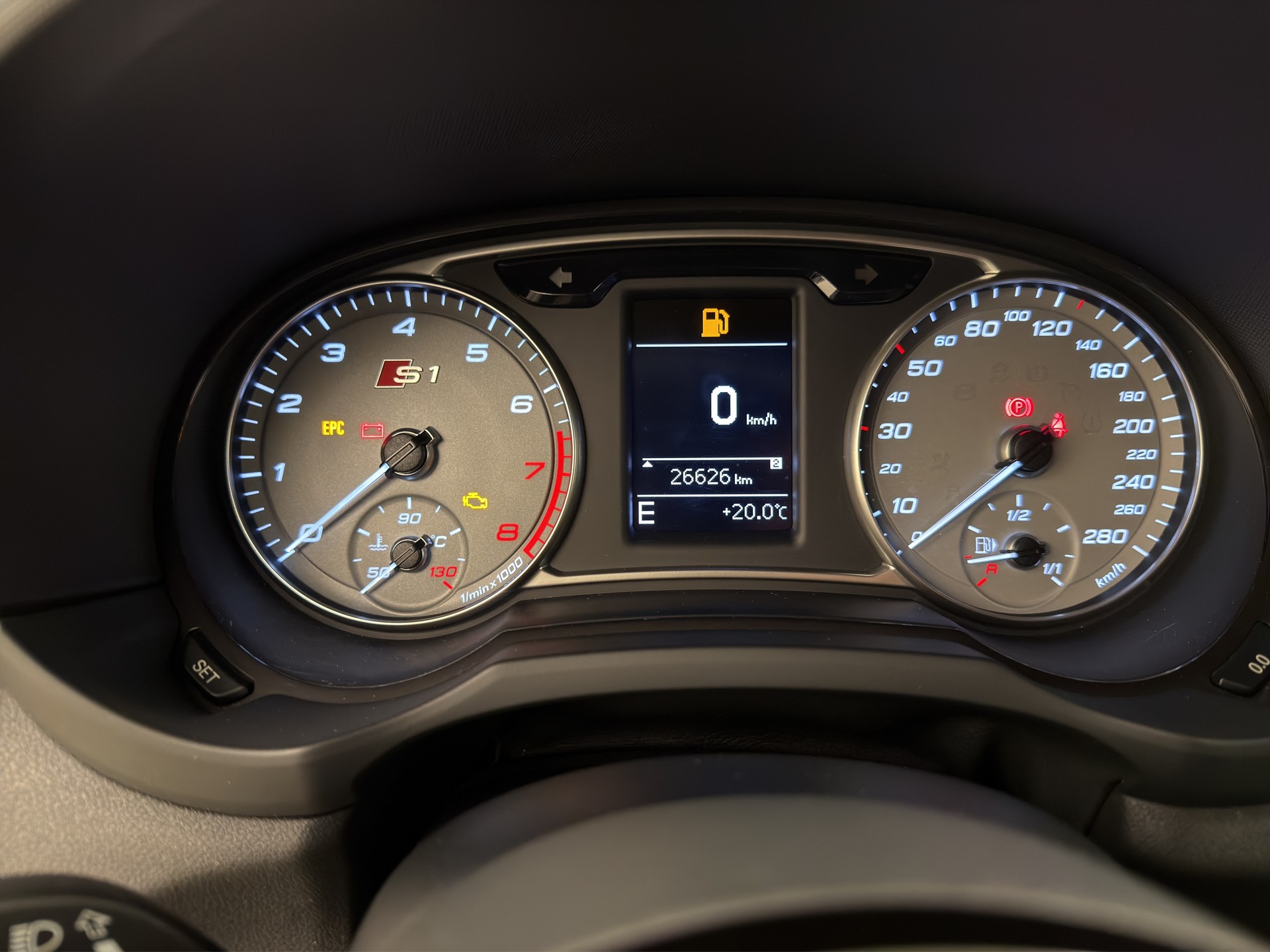 AUDI S1 Sportback 2.0 TFSI quattro-image-8