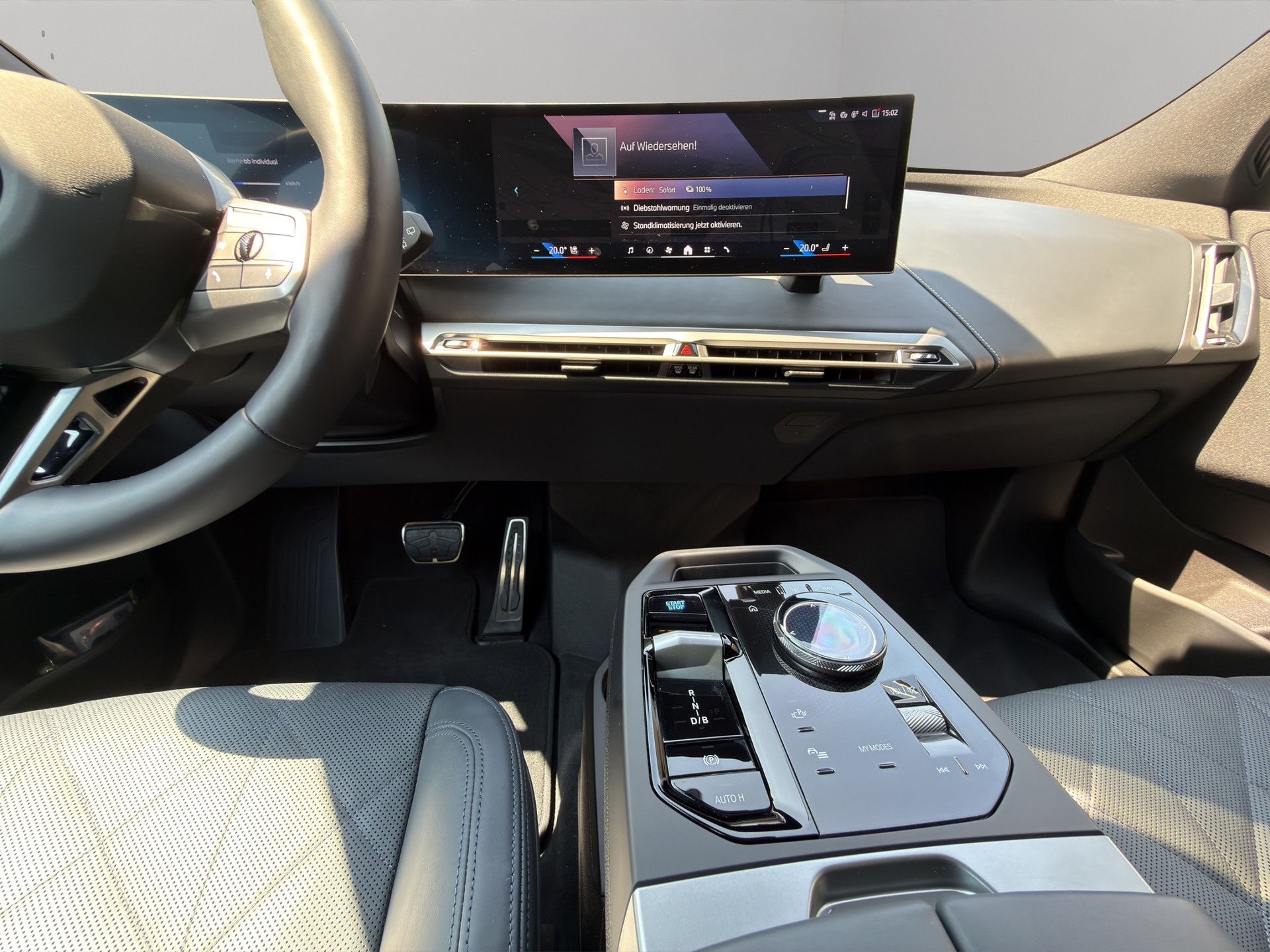 BMW iX xDrive60 M Sport Pro-image-16