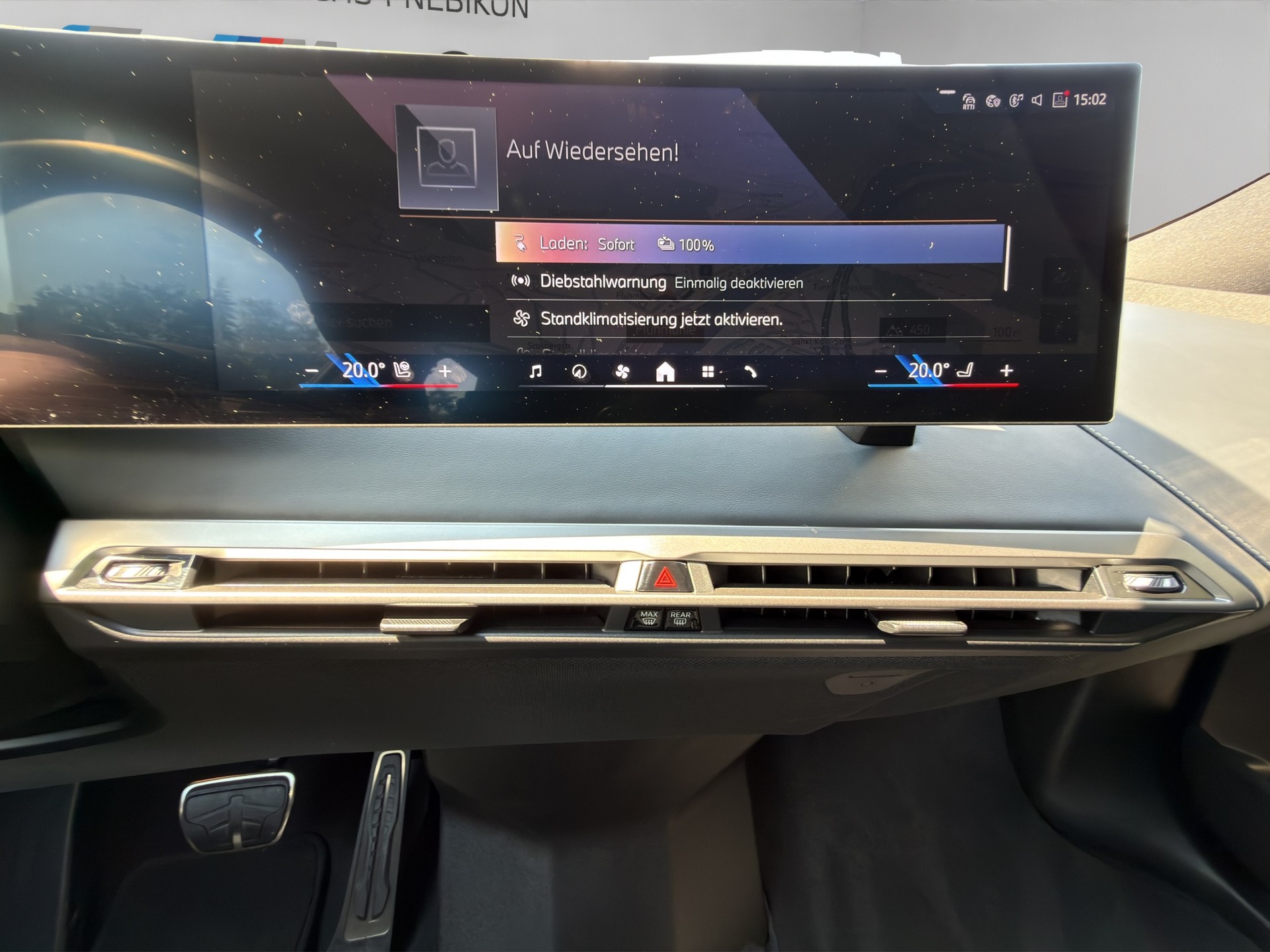 BMW iX xDrive60 M Sport Pro-image-17