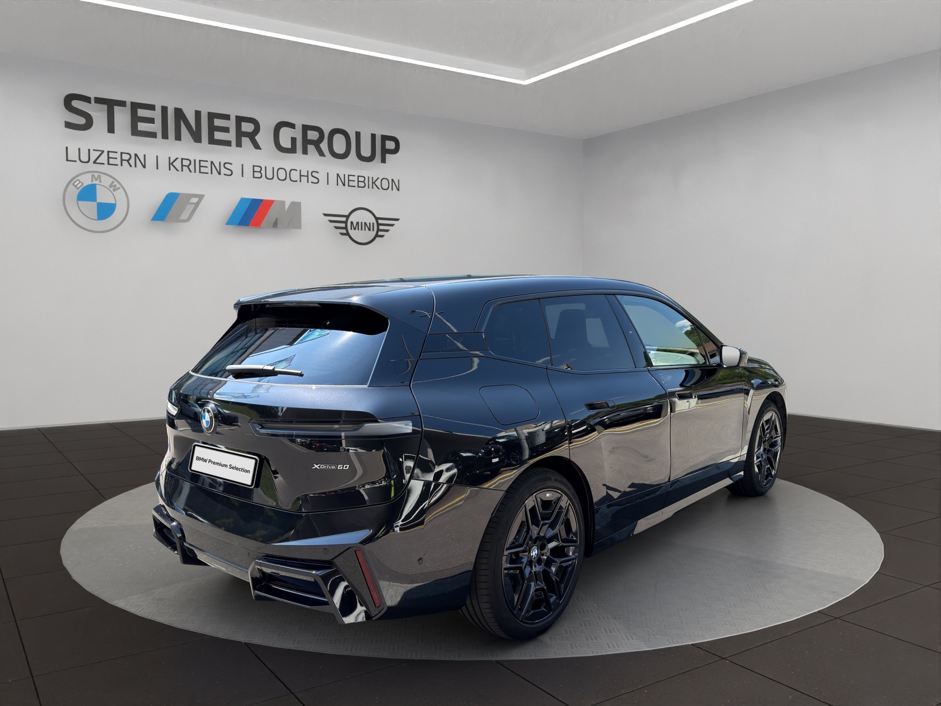 BMW iX xDrive60 M Sport Pro-image-5