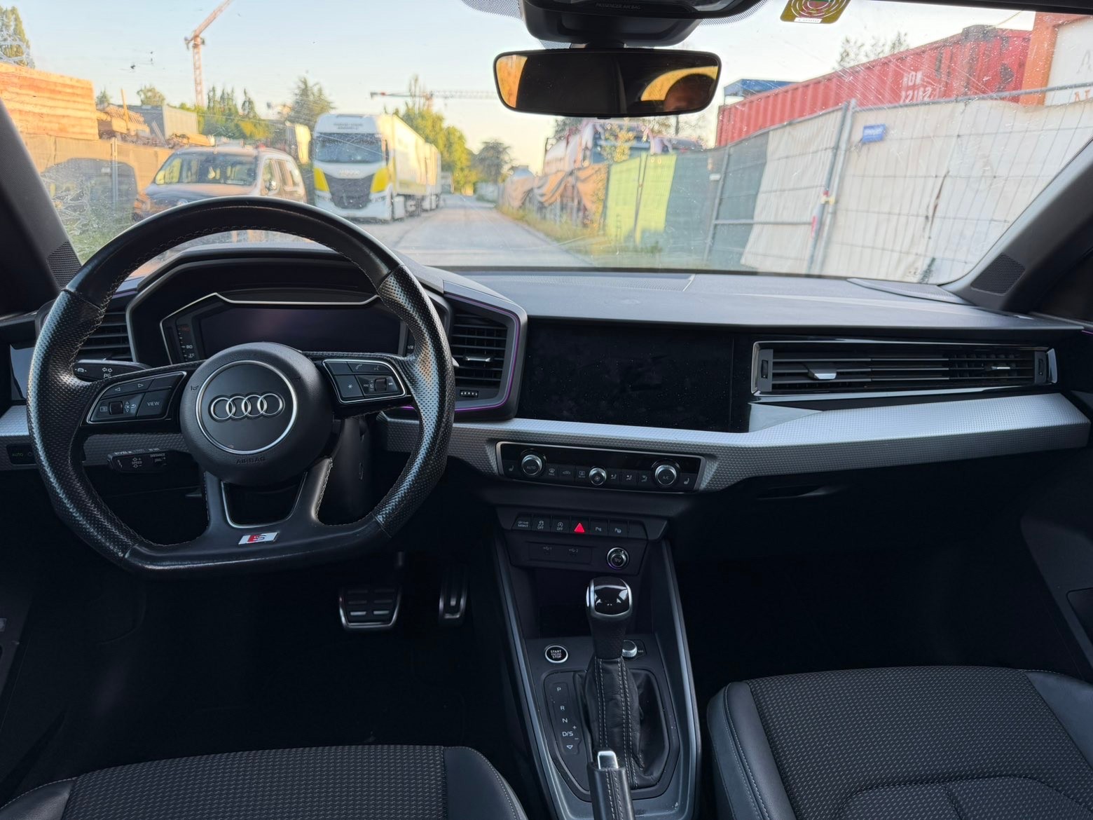 AUDI A1 City Carver 30 TFSI Attraction S-tronic-image-11