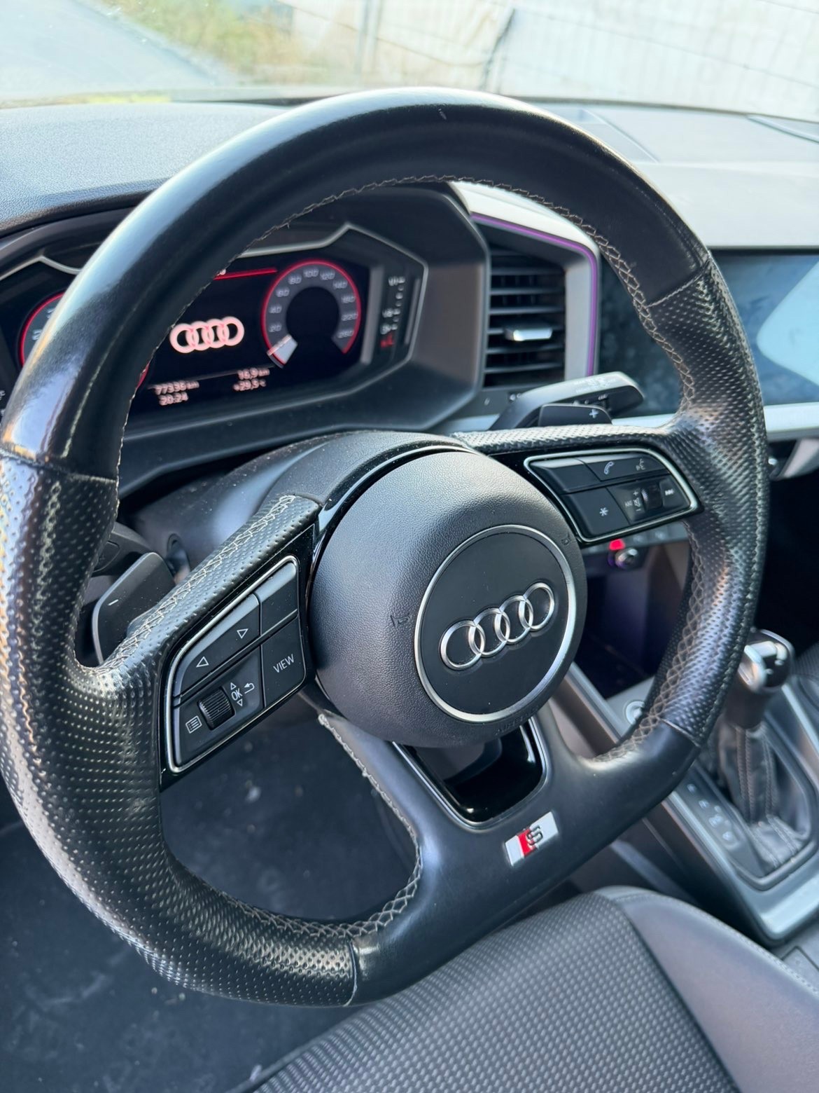 AUDI A1 City Carver 30 TFSI Attraction S-tronic-image-12