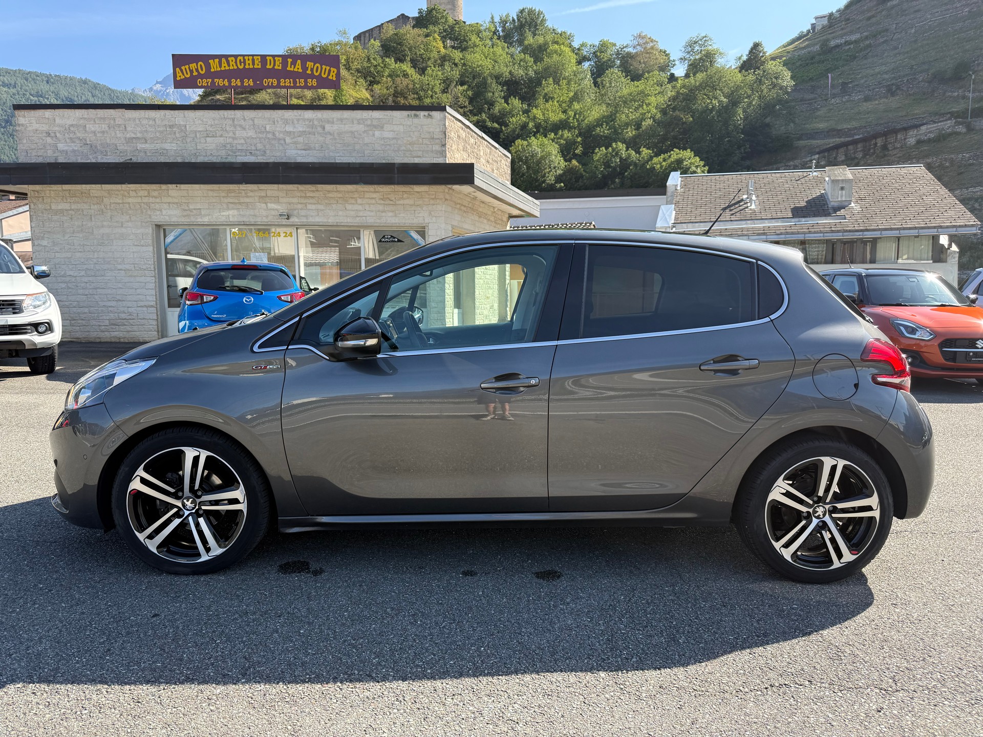 PEUGEOT 208 1.2 PureTech GT Line-image-1