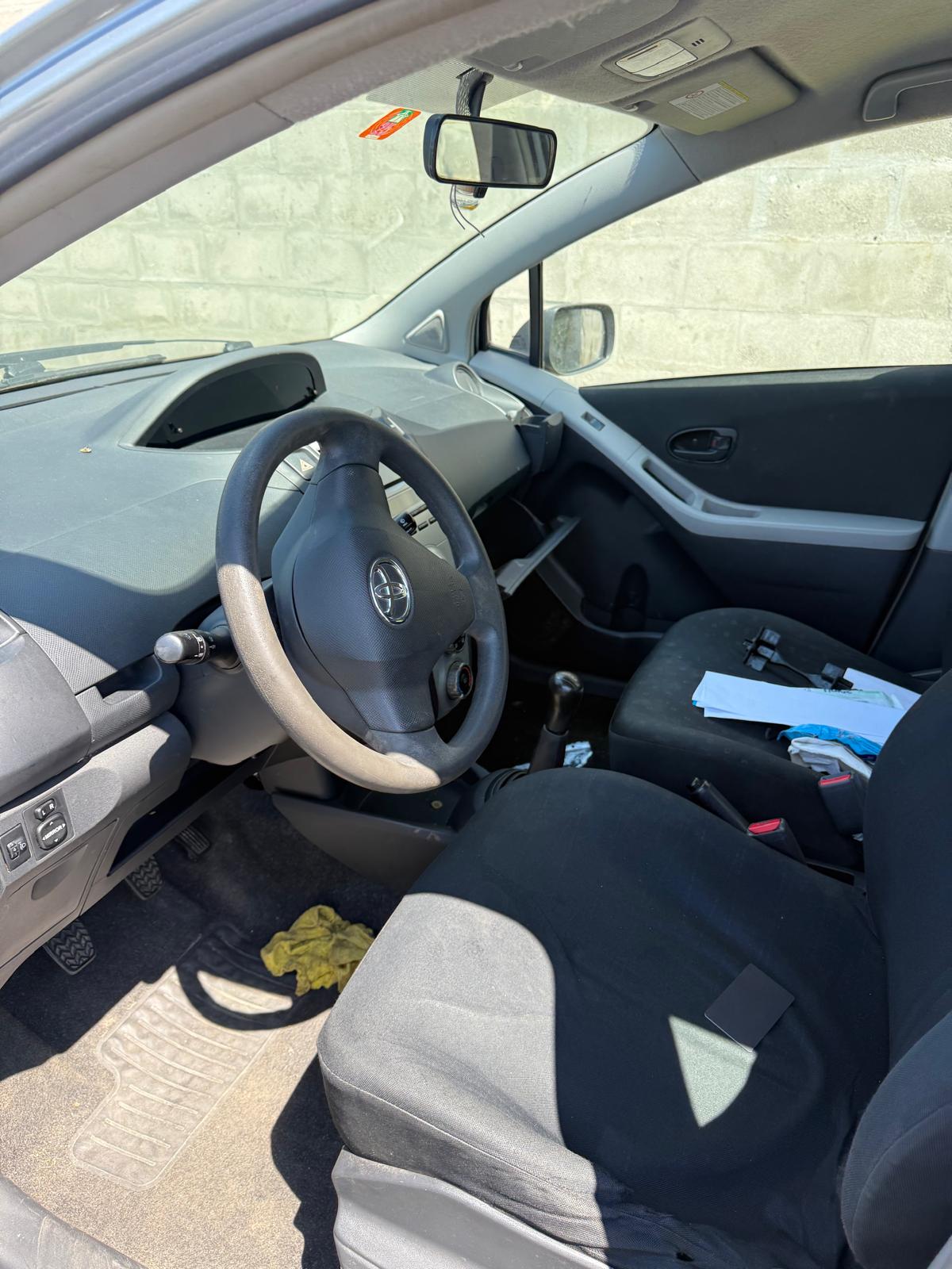 TOYOTA Yaris 1.3 Linea Sol-image-6