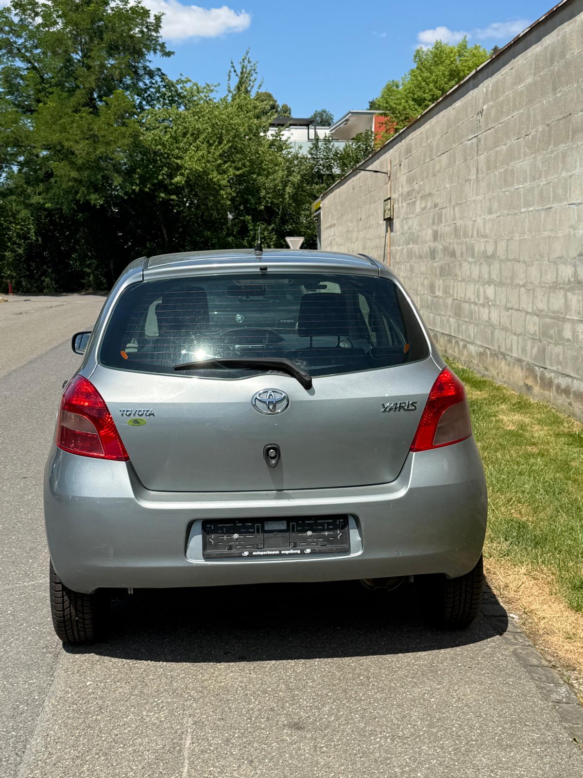 TOYOTA Yaris 1.3 Linea Sol-image-3