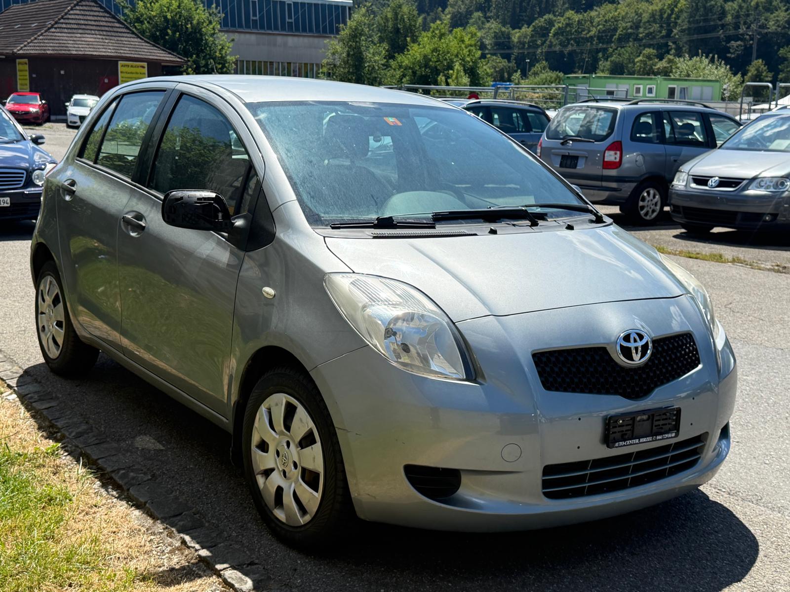 TOYOTA Yaris 1.3 Linea Sol-image-5