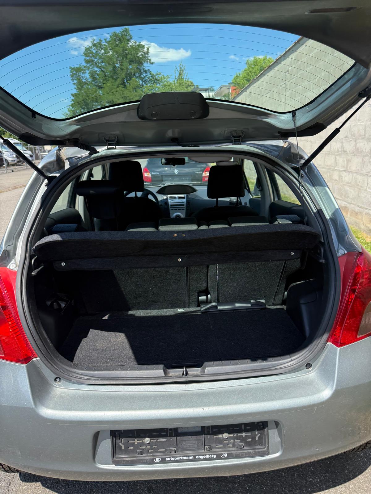 TOYOTA Yaris 1.3 Linea Sol-image-8