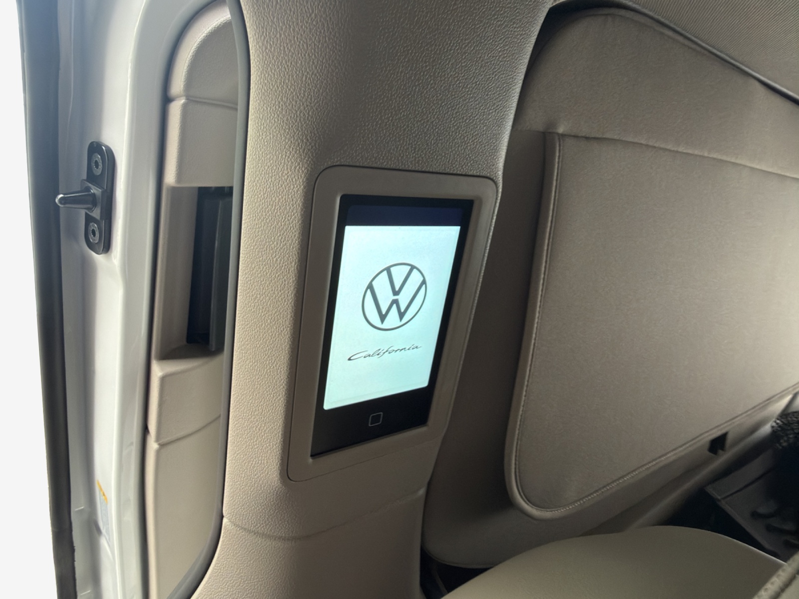 VW California eHybrid Ocean Liberty 4Motion-image-15