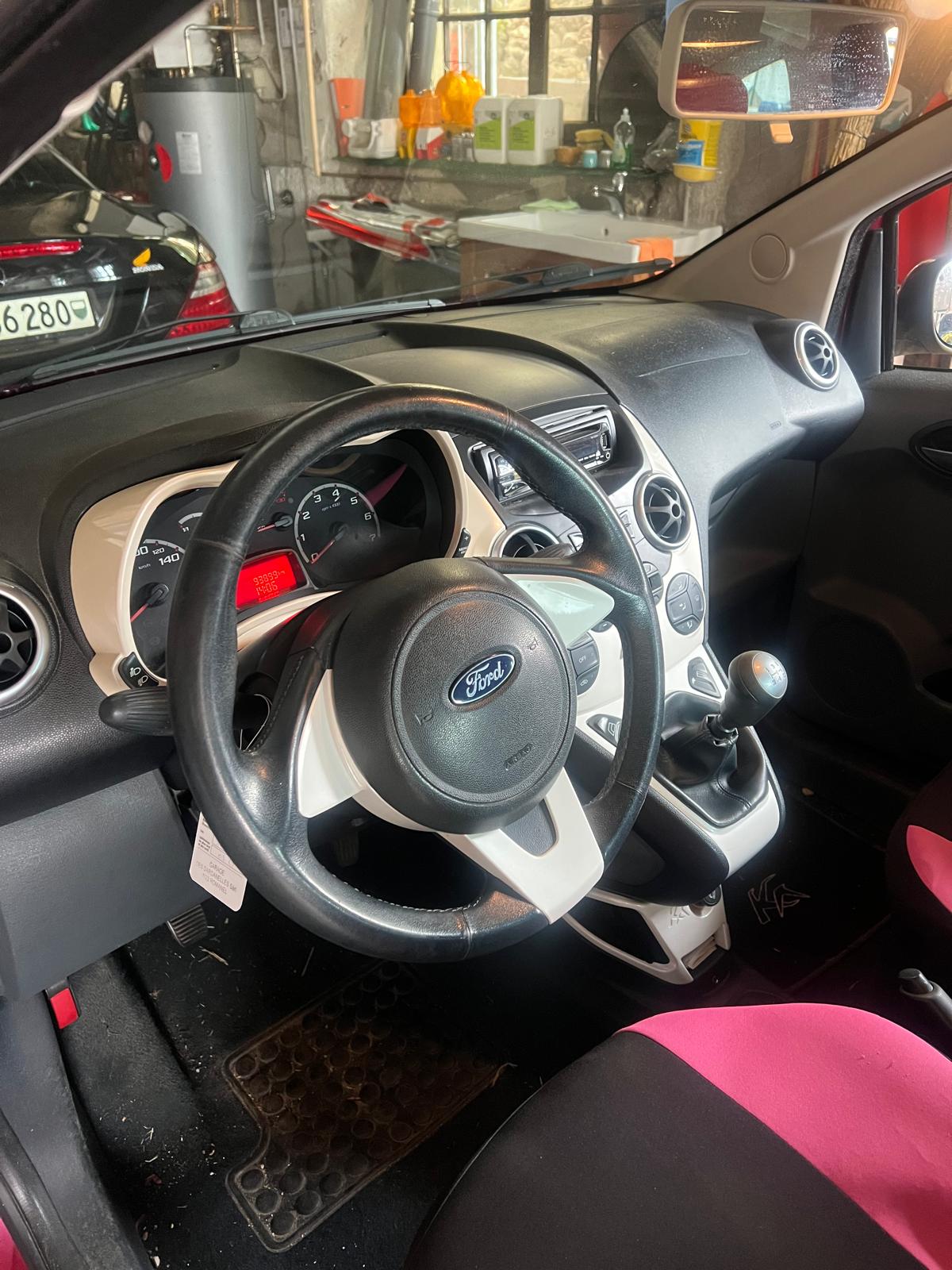 FORD 1.2 Titanium-image-3