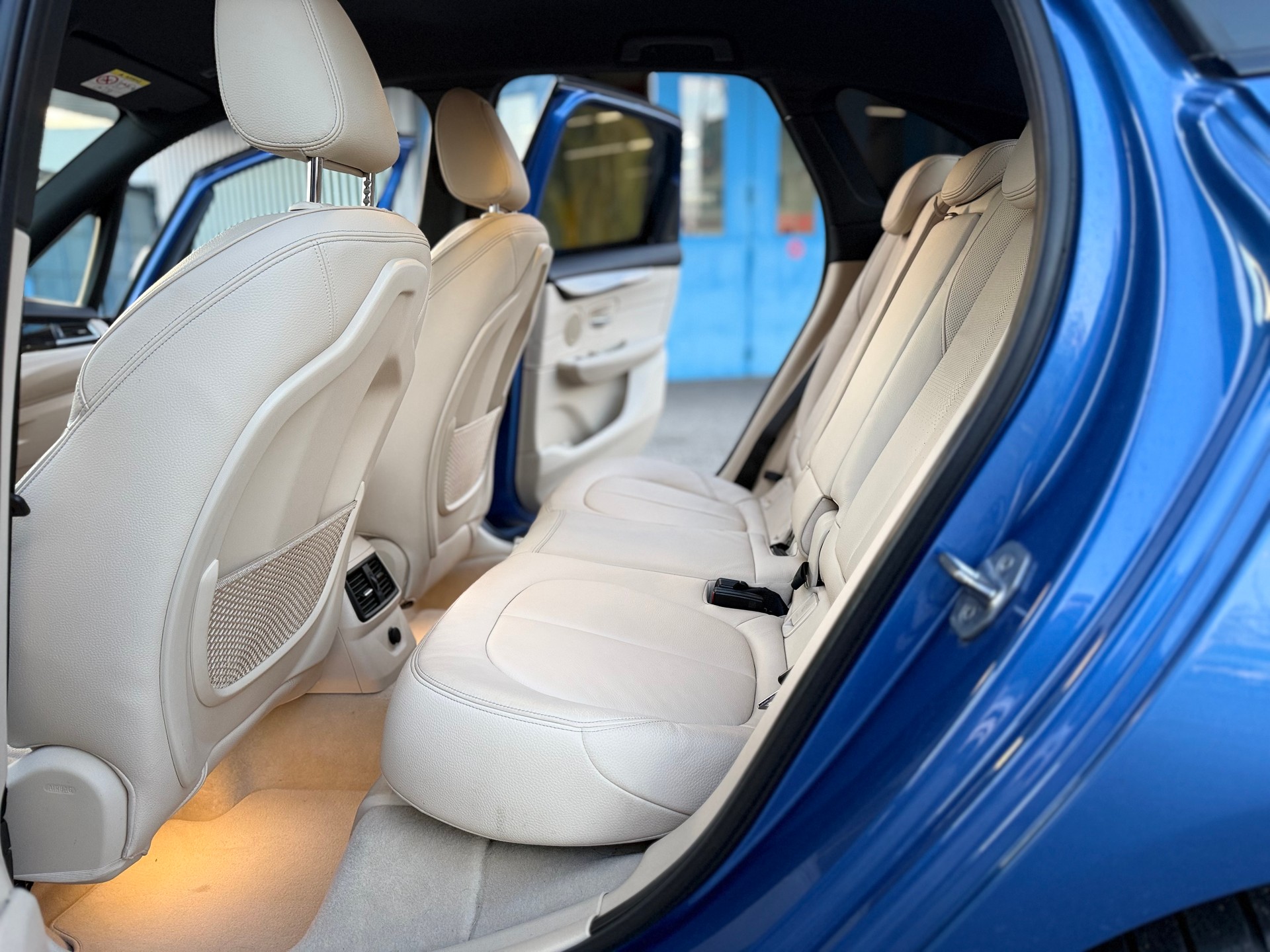 BMW 225i xDrive Active Tourer M Sport Steptronic-image-7