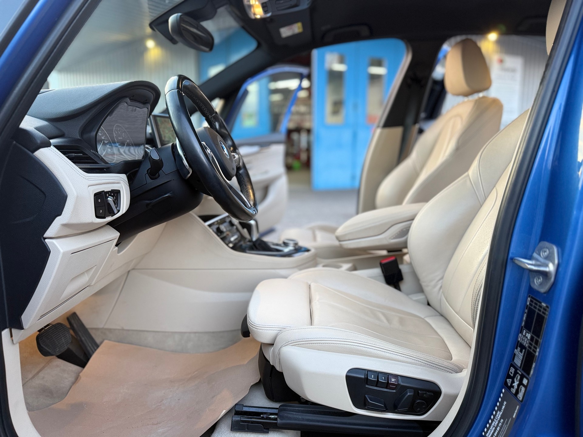 BMW 225i xDrive Active Tourer M Sport Steptronic-image-6