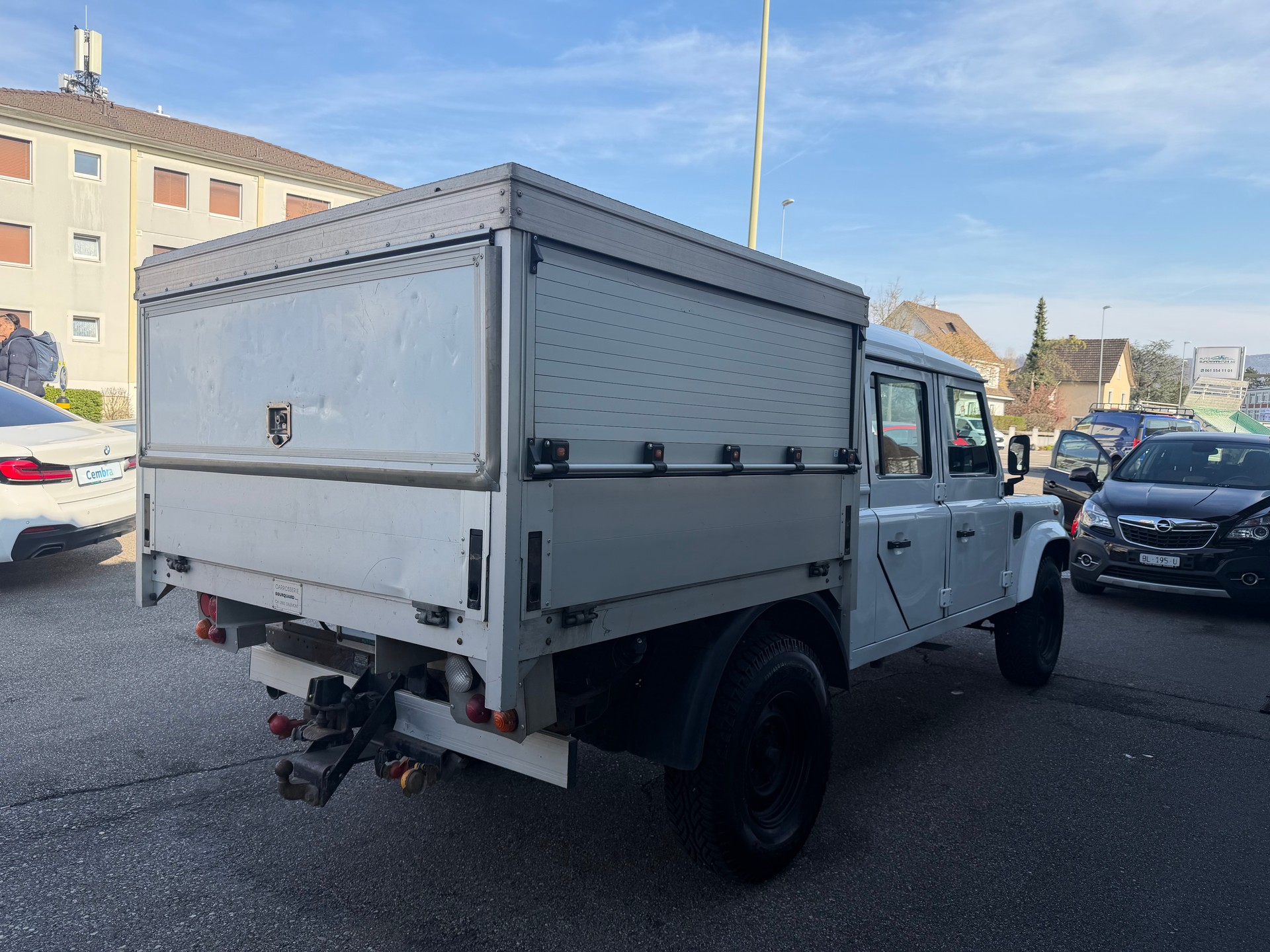 LAND ROVER Defender 130 2.2 TD4 Double Chassis Cab-image-5