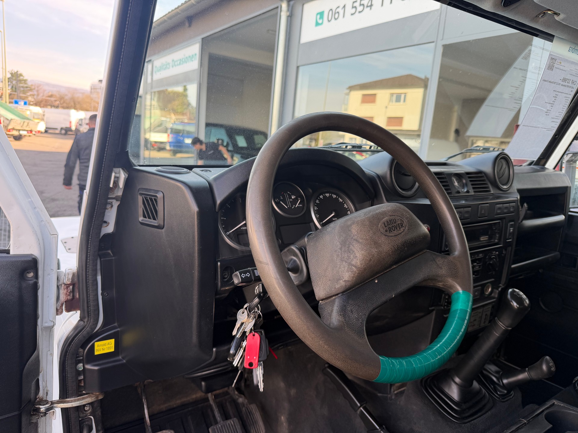 LAND ROVER Defender 130 2.2 TD4 Double Chassis Cab-image-16