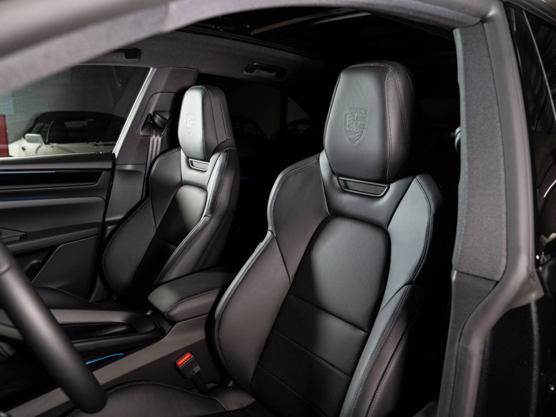 PORSCHE Macan 4S-image-17