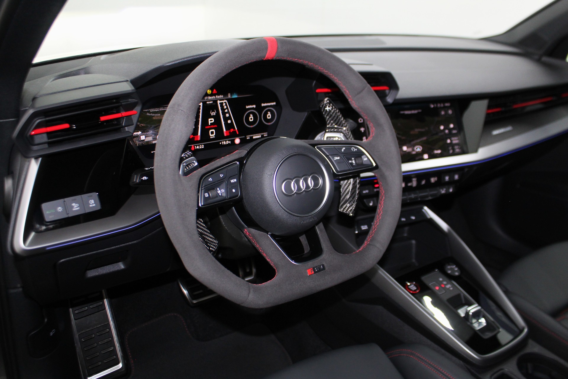 AUDI RS3 Sportback 2.5 TSI quattro S-tronic RS-Designpaket plus rot / Maxton Kit / CH-Fahrzeug-image-10