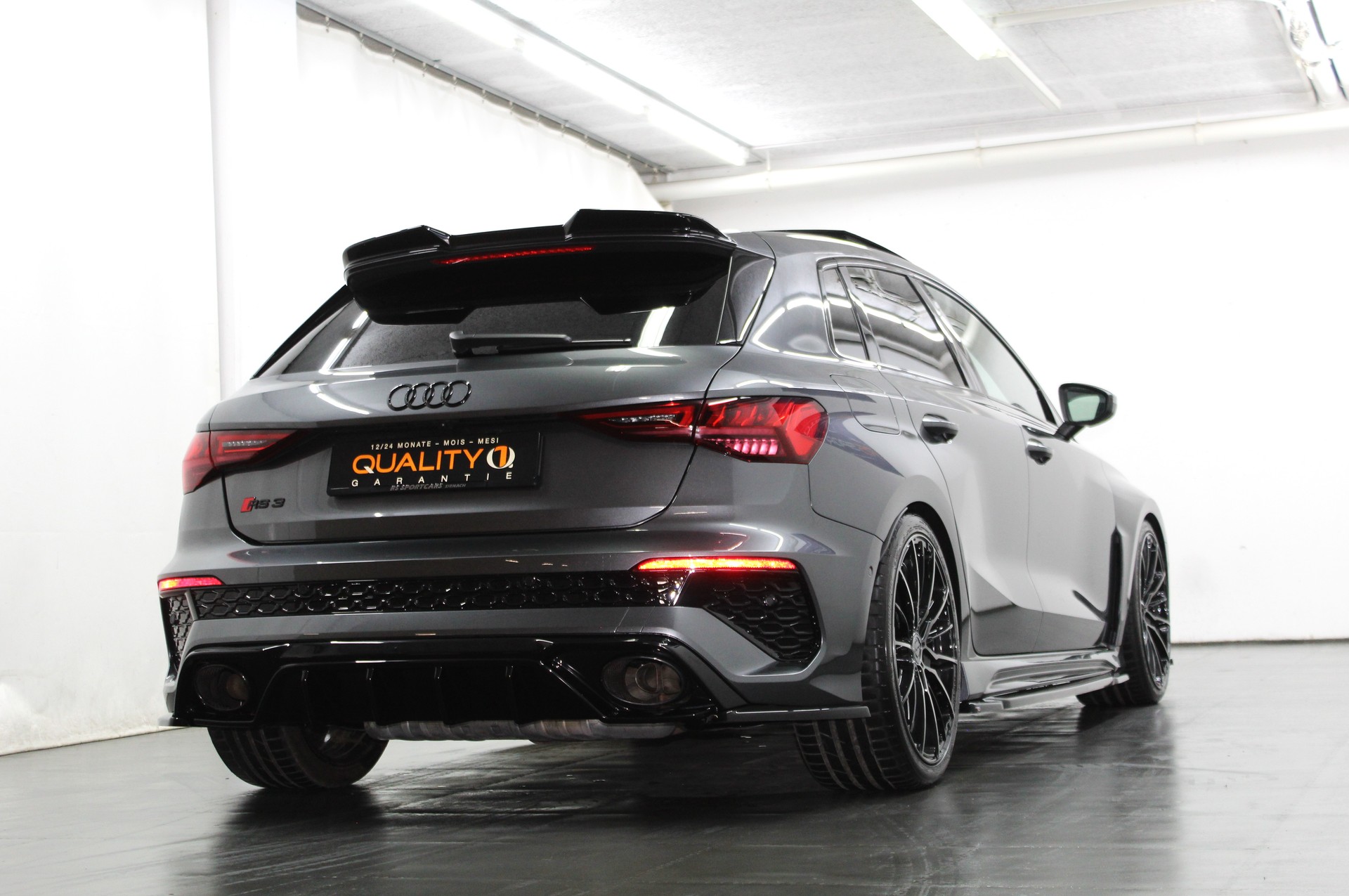 AUDI RS3 Sportback 2.5 TSI quattro S-tronic RS-Designpaket plus rot / Maxton Kit / CH-Fahrzeug-image-6
