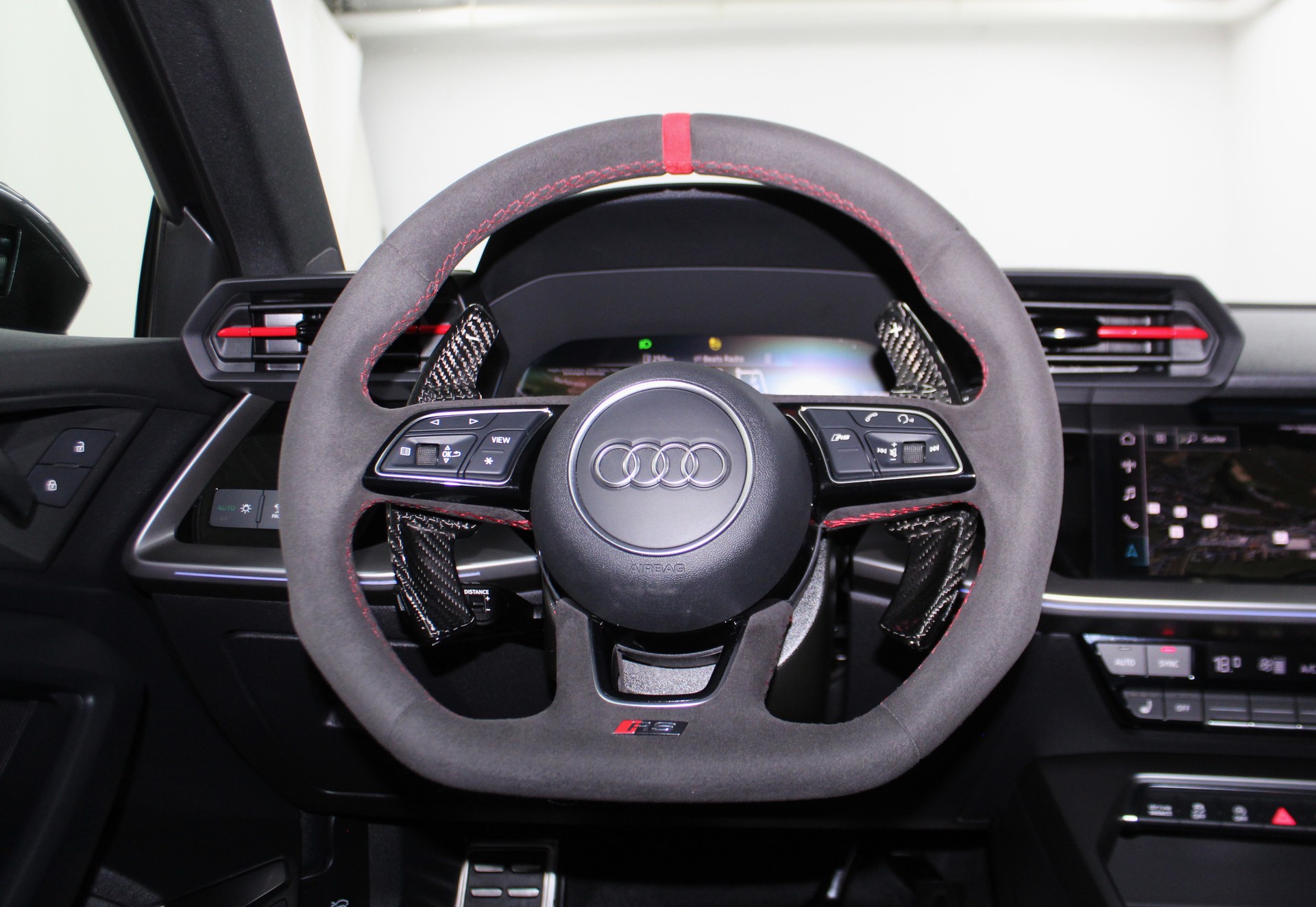 AUDI RS3 Sportback 2.5 TSI quattro S-tronic RS-Designpaket plus rot / Maxton Kit / CH-Fahrzeug-image-13