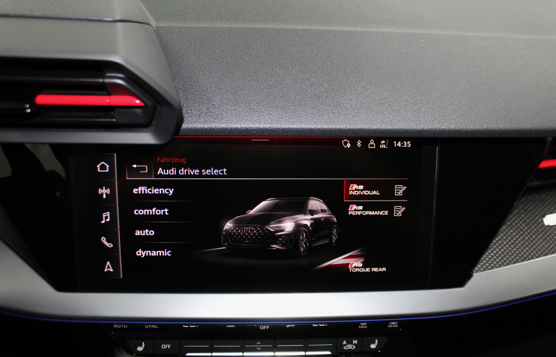 AUDI RS3 Sportback 2.5 TSI quattro S-tronic RS-Designpaket plus rot / Maxton Kit / CH-Fahrzeug-image-27