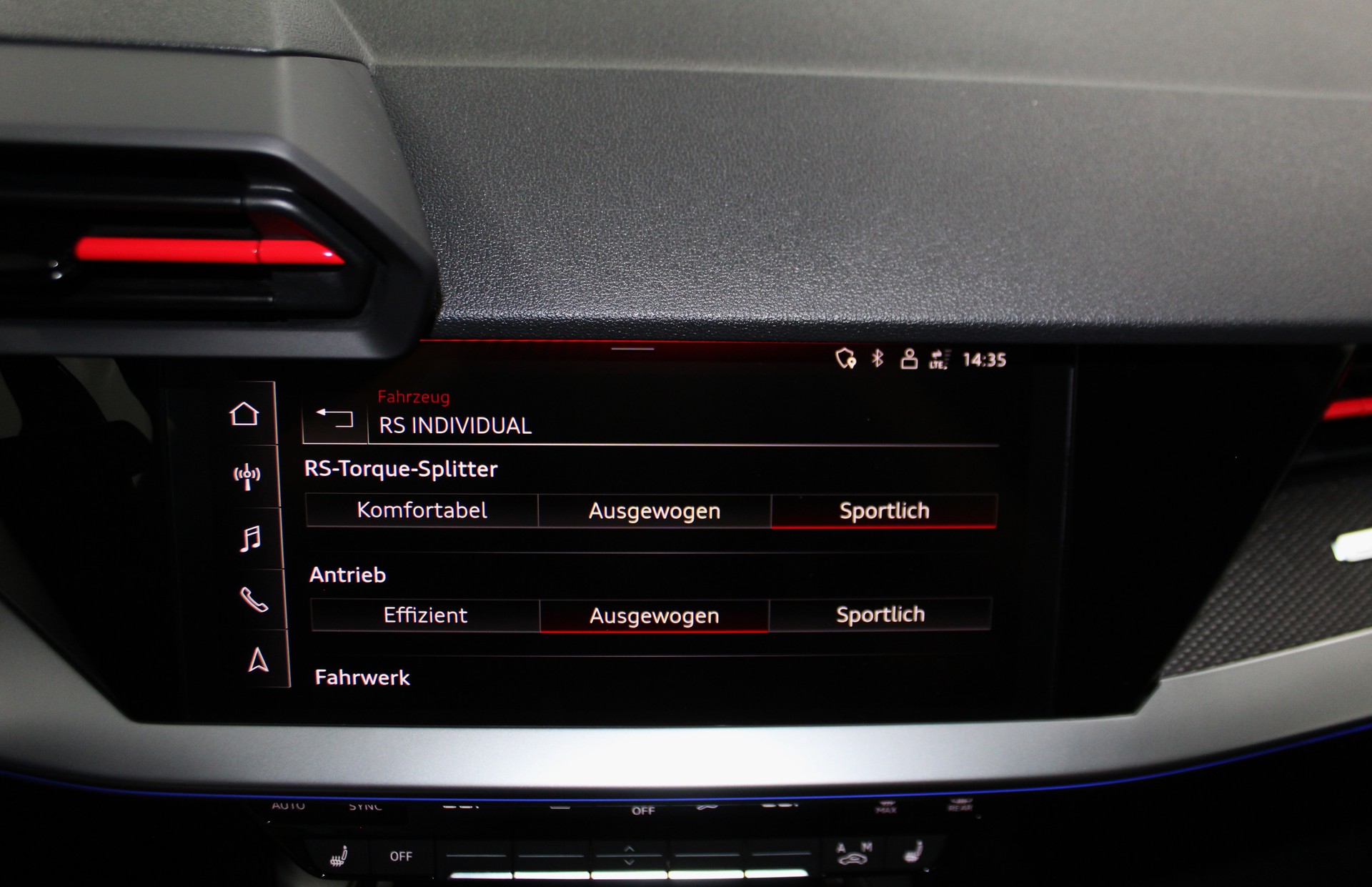 AUDI RS3 Sportback 2.5 TSI quattro S-tronic RS-Designpaket plus rot / Maxton Kit / CH-Fahrzeug-image-28