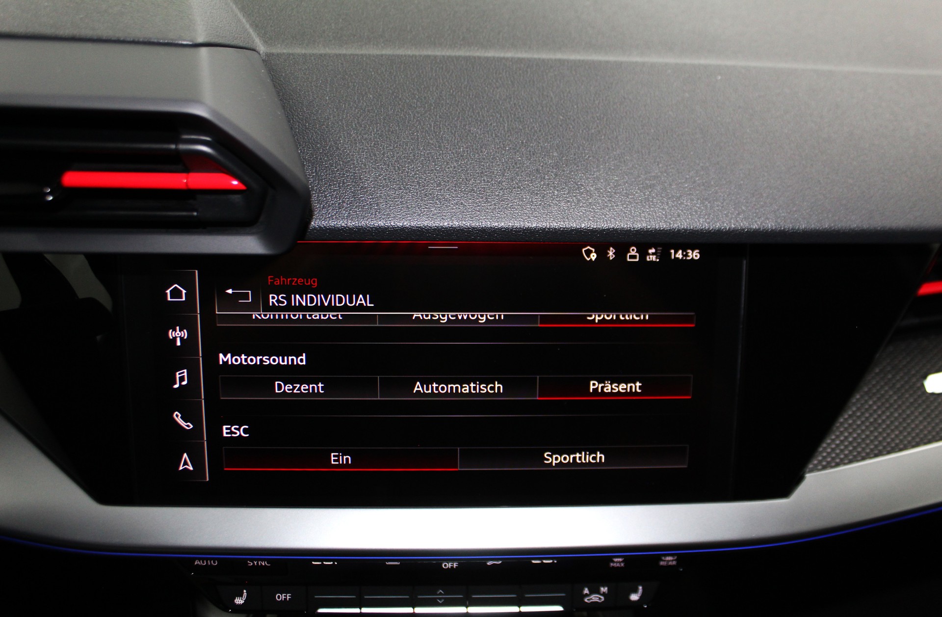 AUDI RS3 Sportback 2.5 TSI quattro S-tronic RS-Designpaket plus rot / Maxton Kit / CH-Fahrzeug-image-30