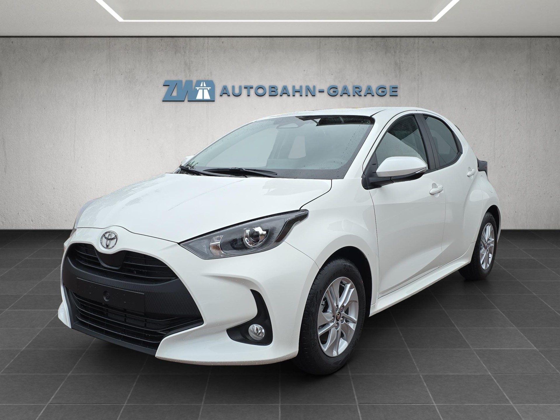 TOYOTA Yaris 1.5 VVT-i HSD Comfort-image-0
