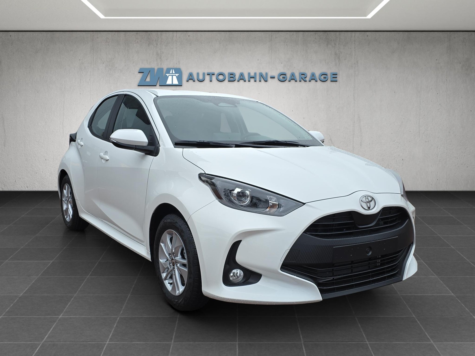 TOYOTA Yaris 1.5 VVT-i HSD Comfort-image-6