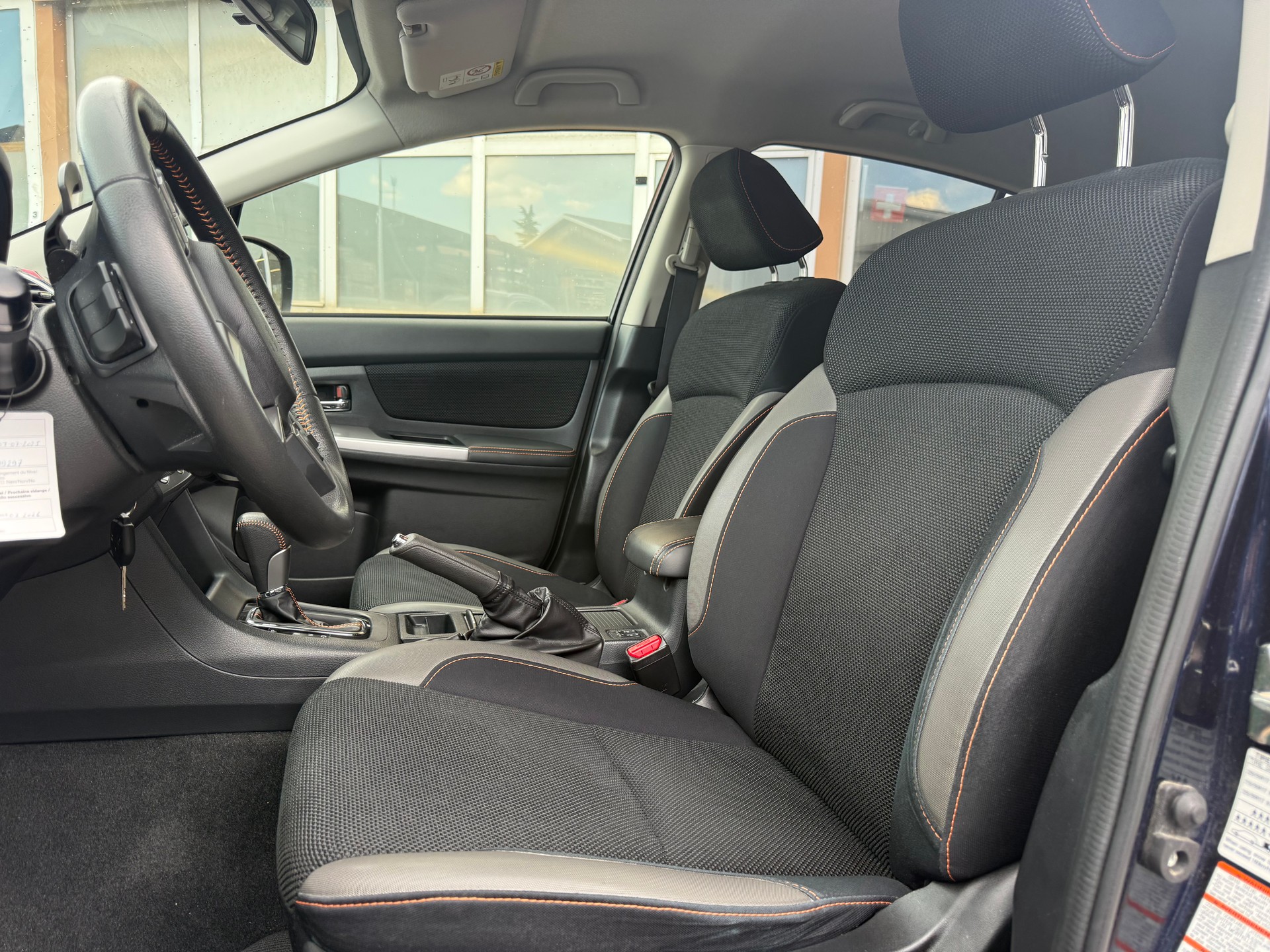 SUBARU XV 2.0 Swiss Two AWD CVT-image-5