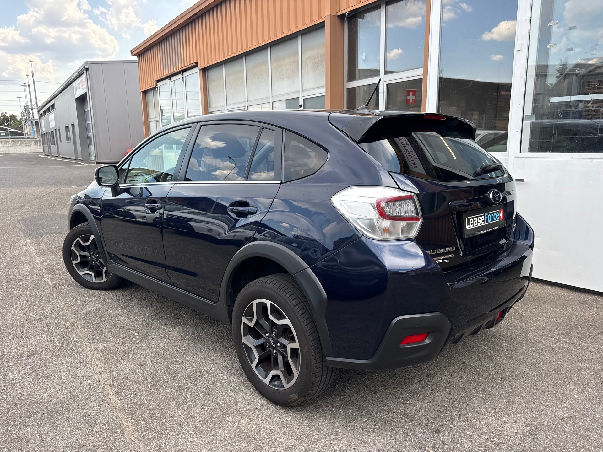 SUBARU XV 2.0 Swiss Two AWD CVT-image-3