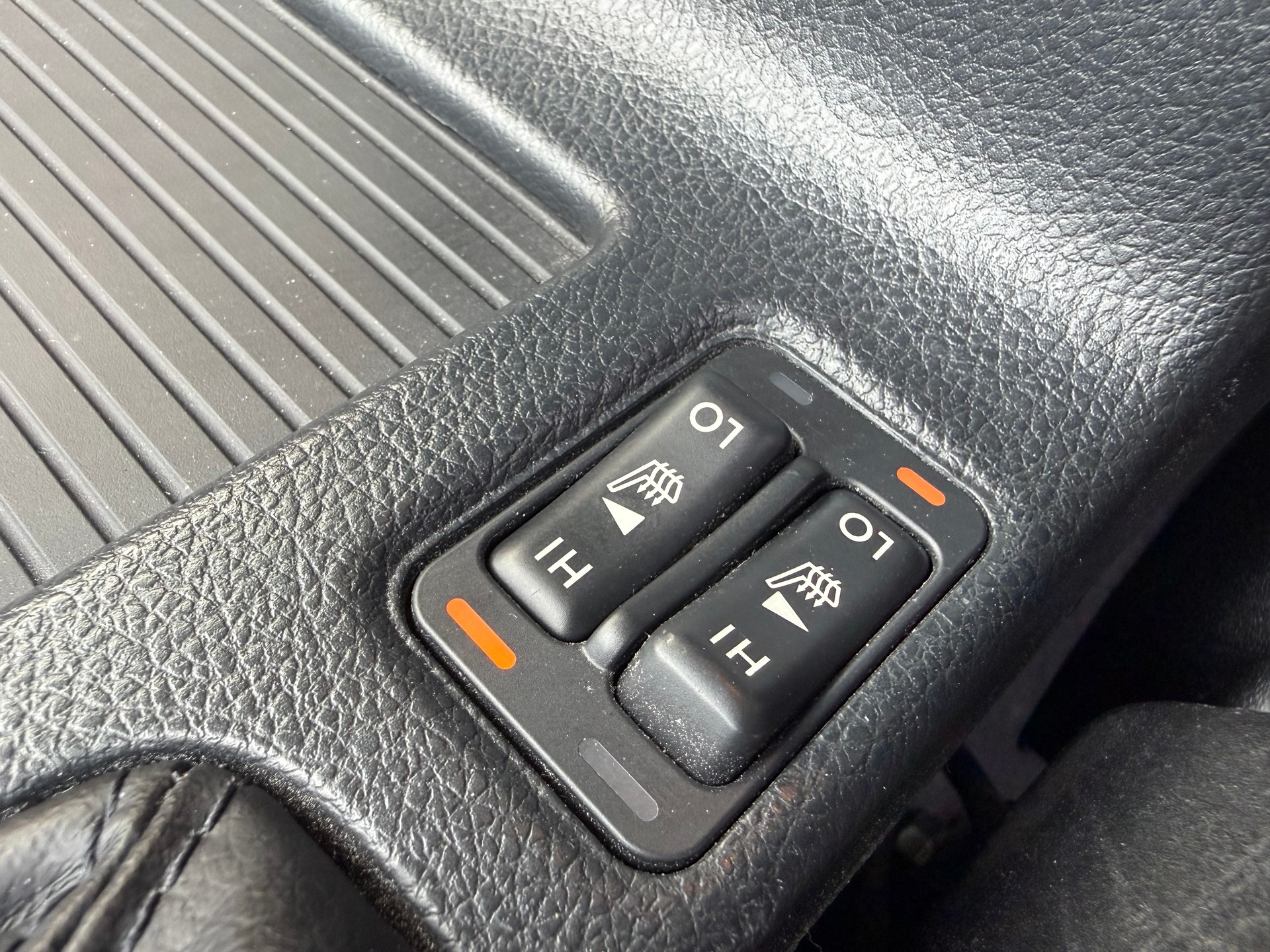 SUBARU XV 2.0 Swiss Two AWD CVT-image-6