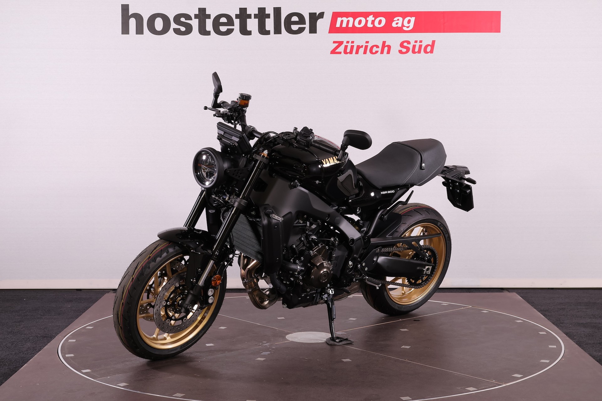 YAMAHA XSR 900-showroom-element-3