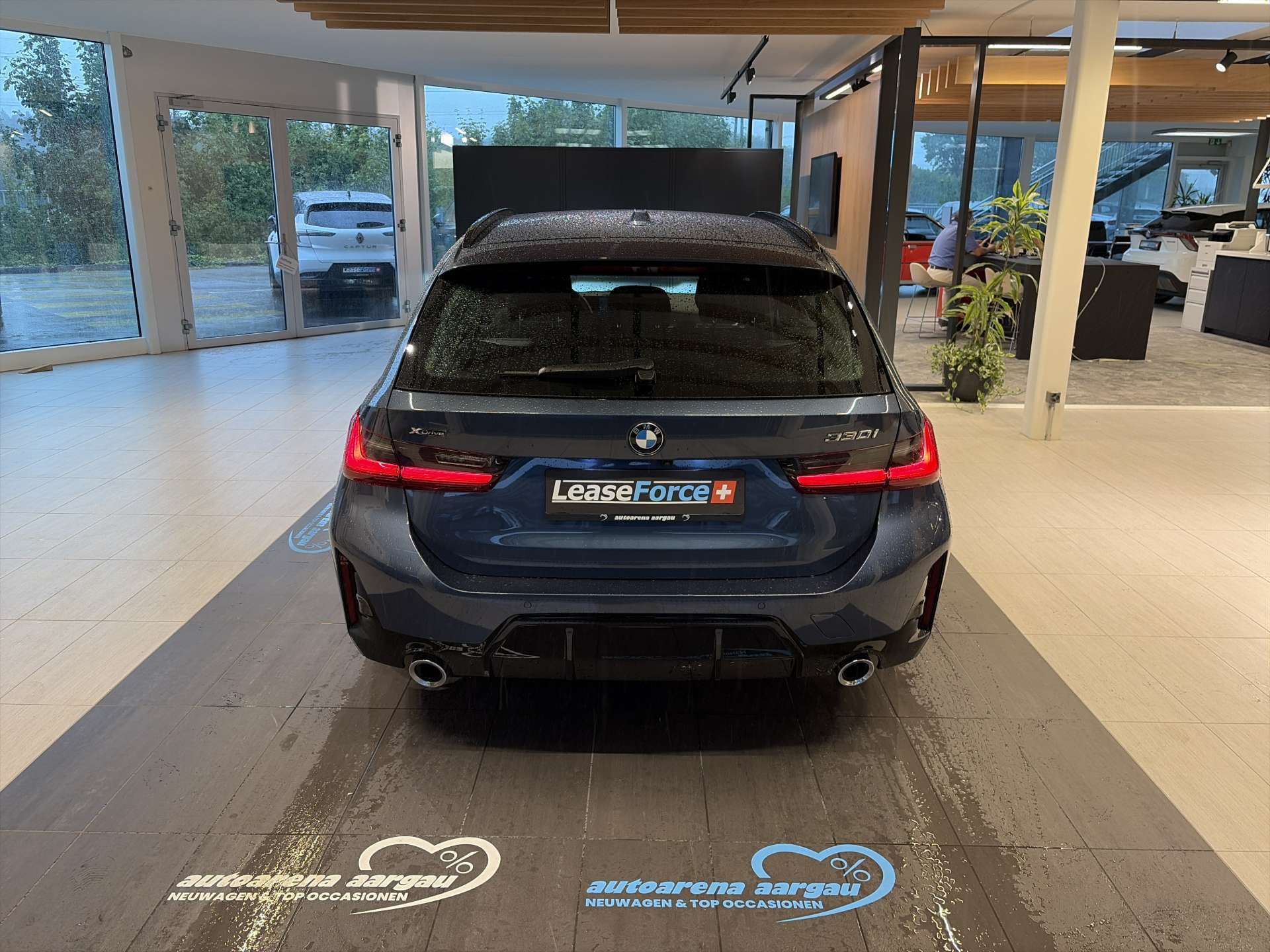 BMW 330i Touring xDrive M-Sport 245PS Steptronic Automat-image-12