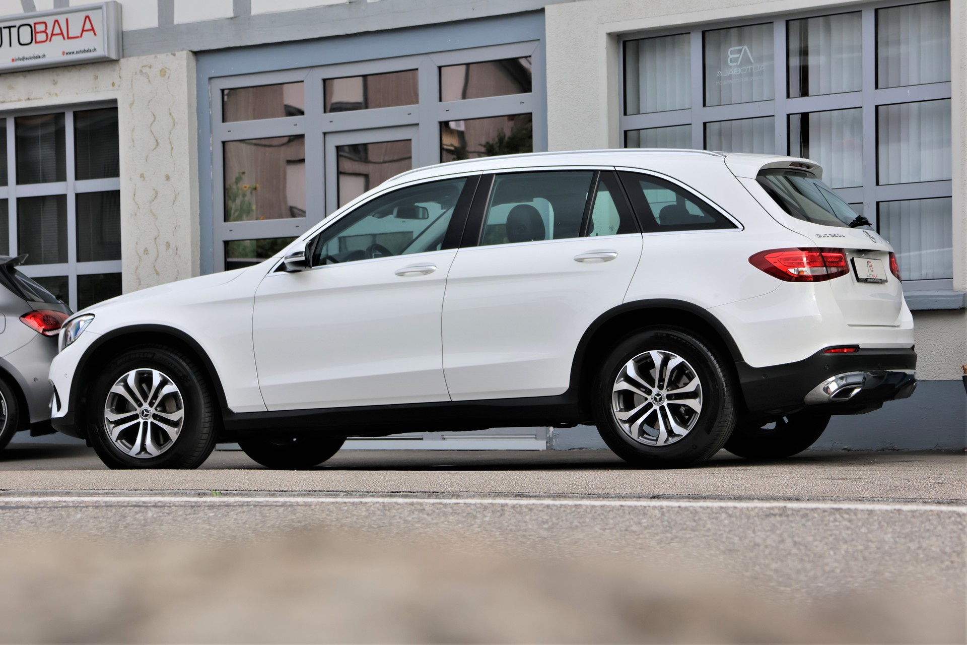 MERCEDES-BENZ GLC 250 d Exclusive 4Matic 9G-Tronic (CH)-showroom-element-3