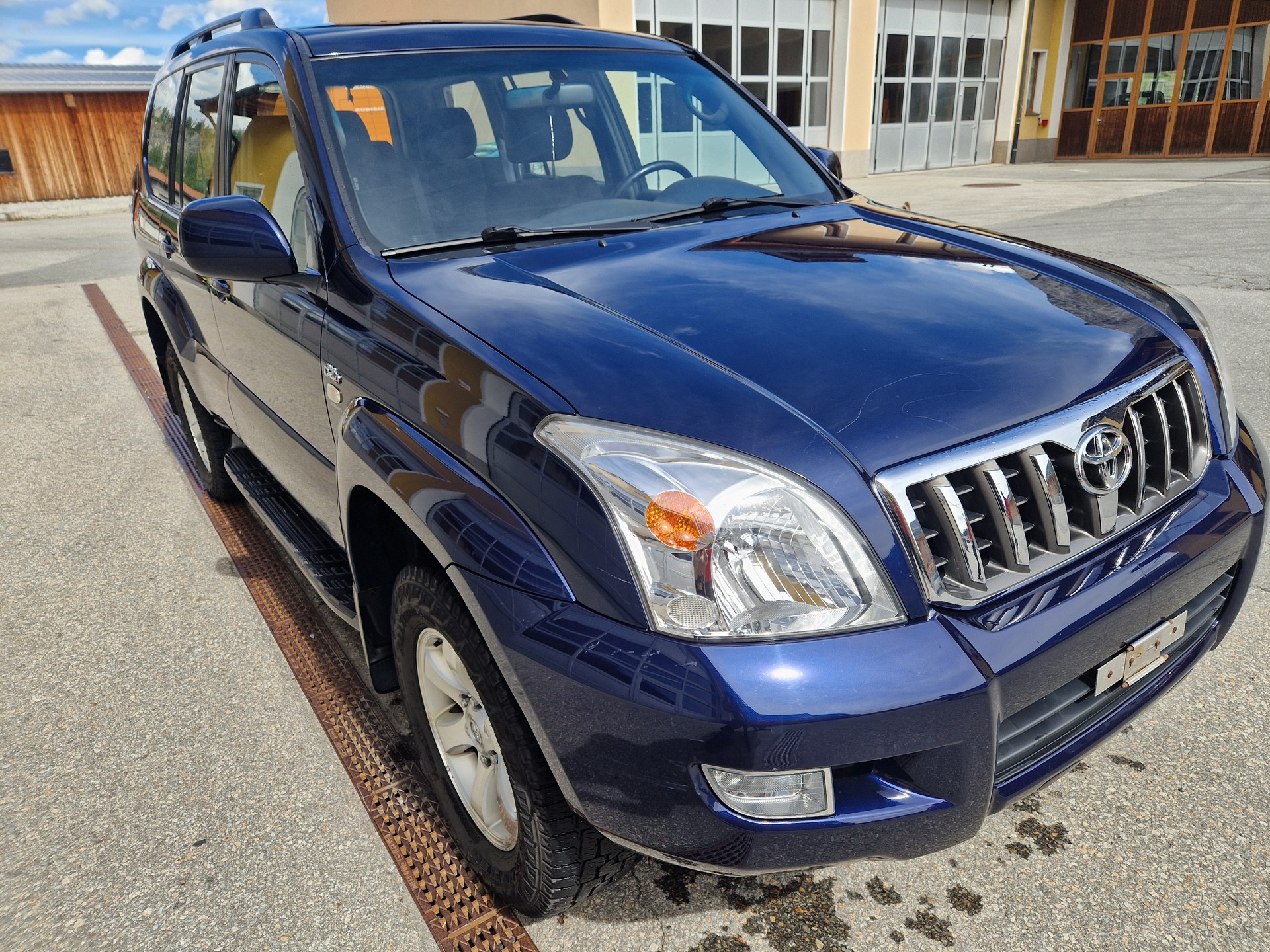 TOYOTA LAND CRUISER-image-2