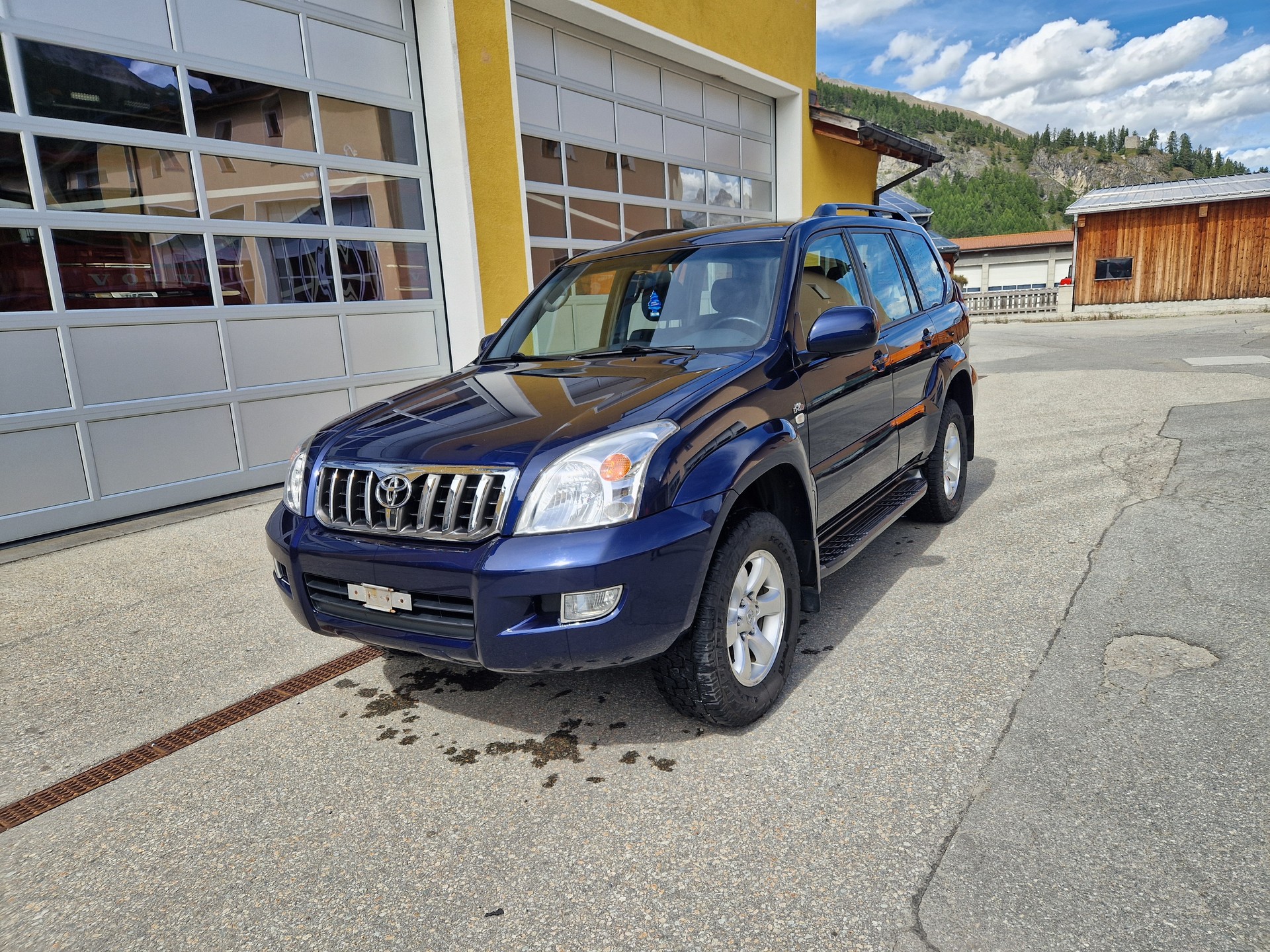 TOYOTA LAND CRUISER-image-1