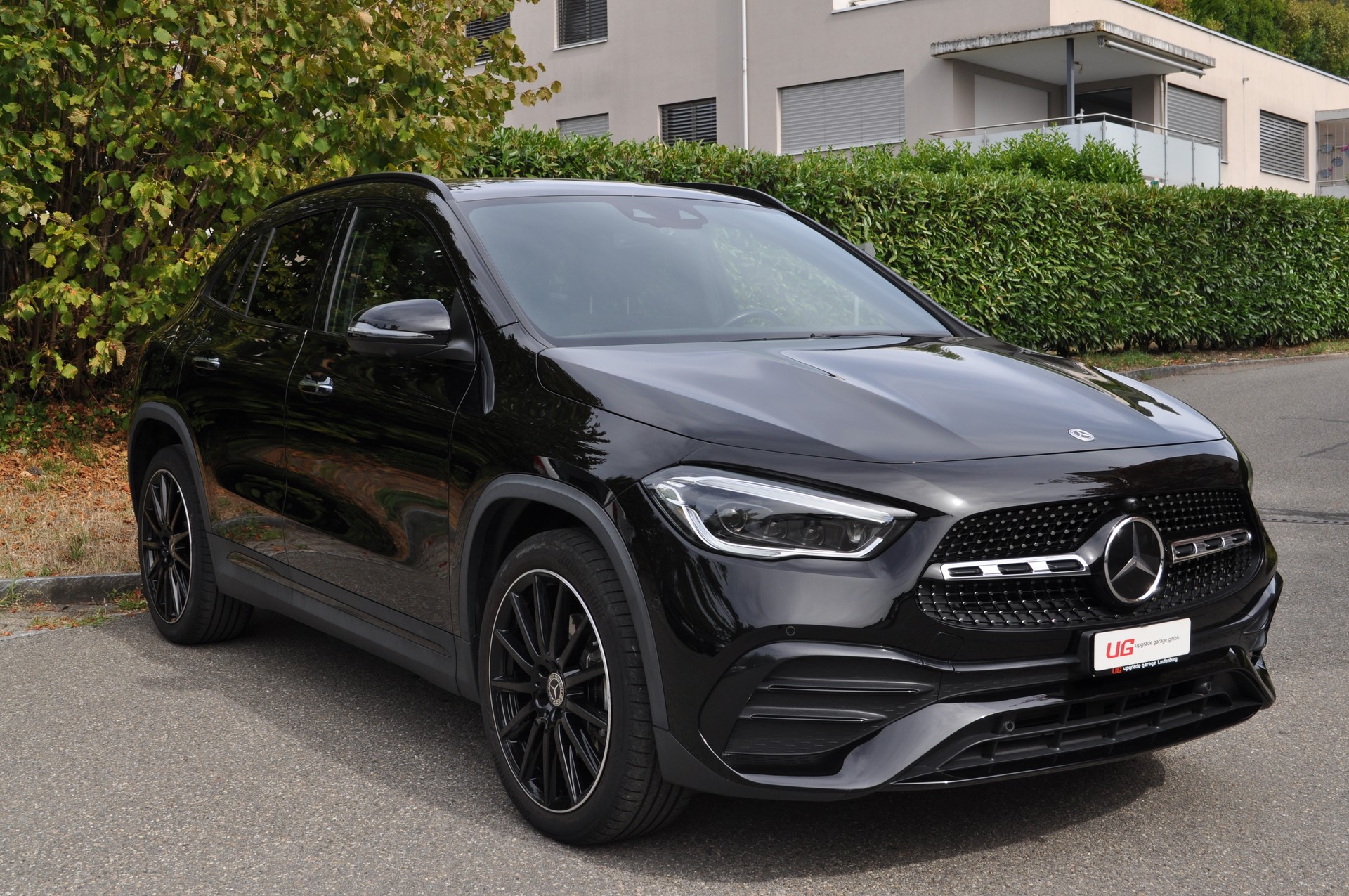 MERCEDES-BENZ GLA 250e AMG Line 8G-DCT-image-0
