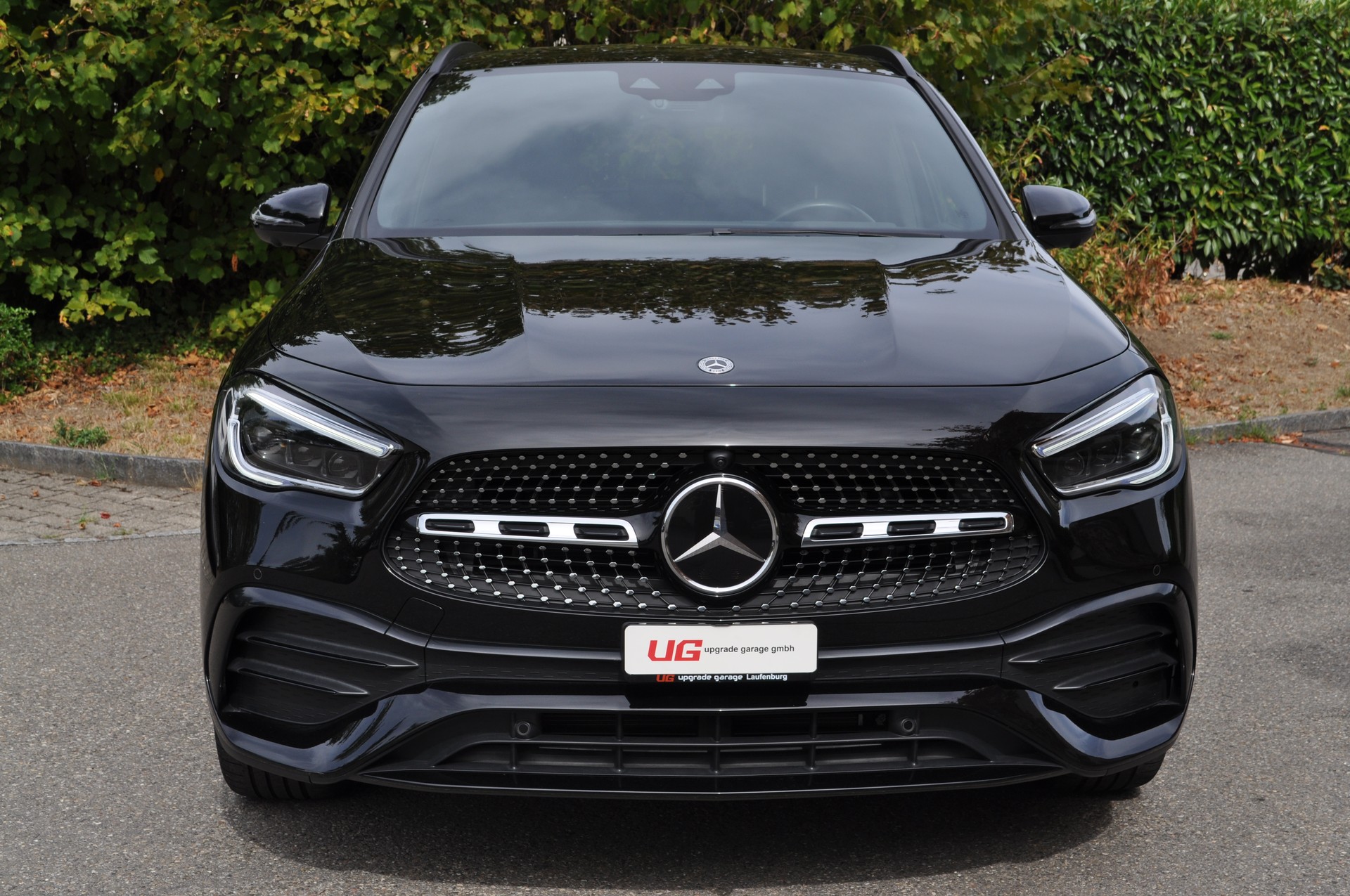 MERCEDES-BENZ GLA 250e AMG Line 8G-DCT-image-1