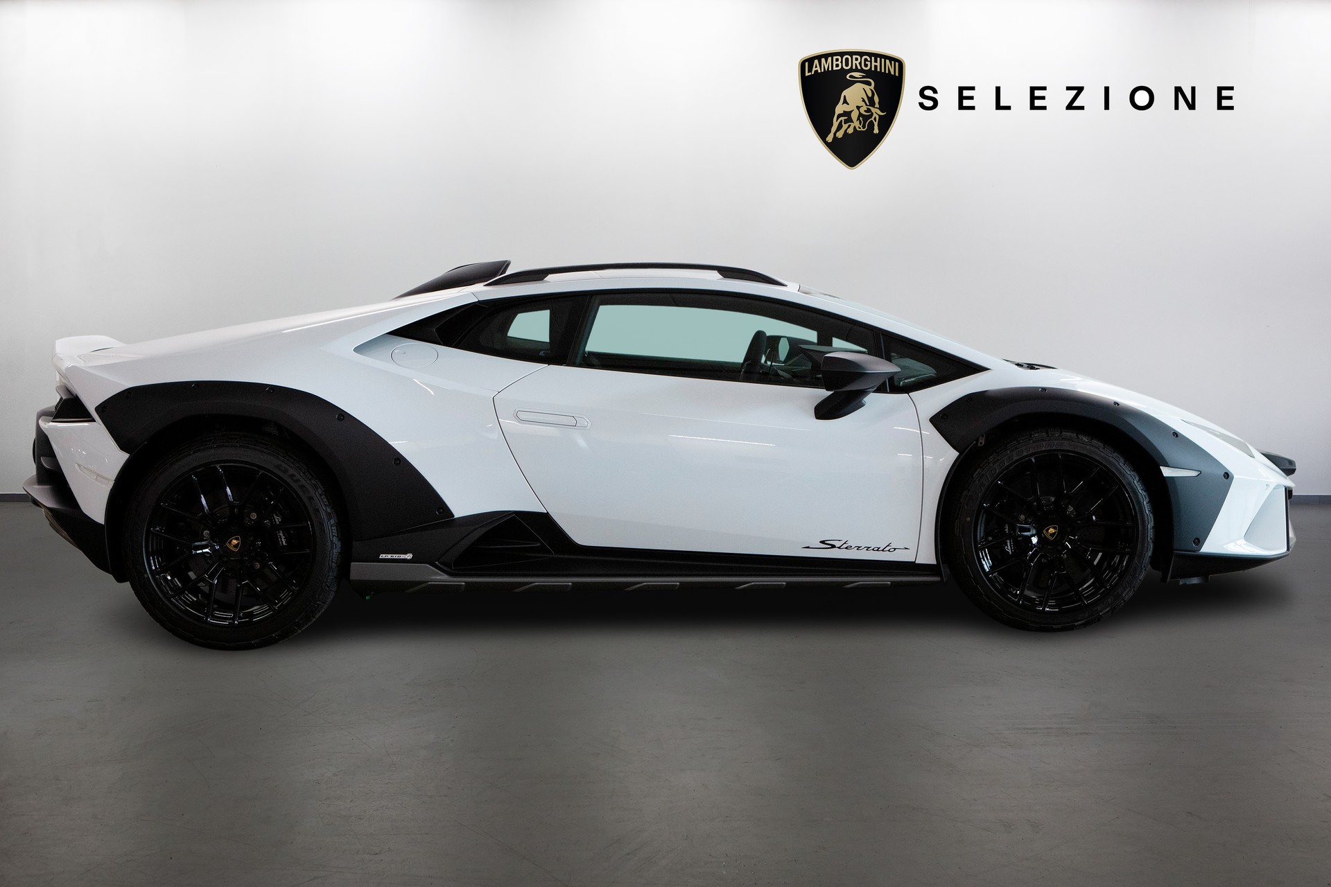 LAMBORGHINI Huracán Sterrato Coupé DCT-showroom-element-1