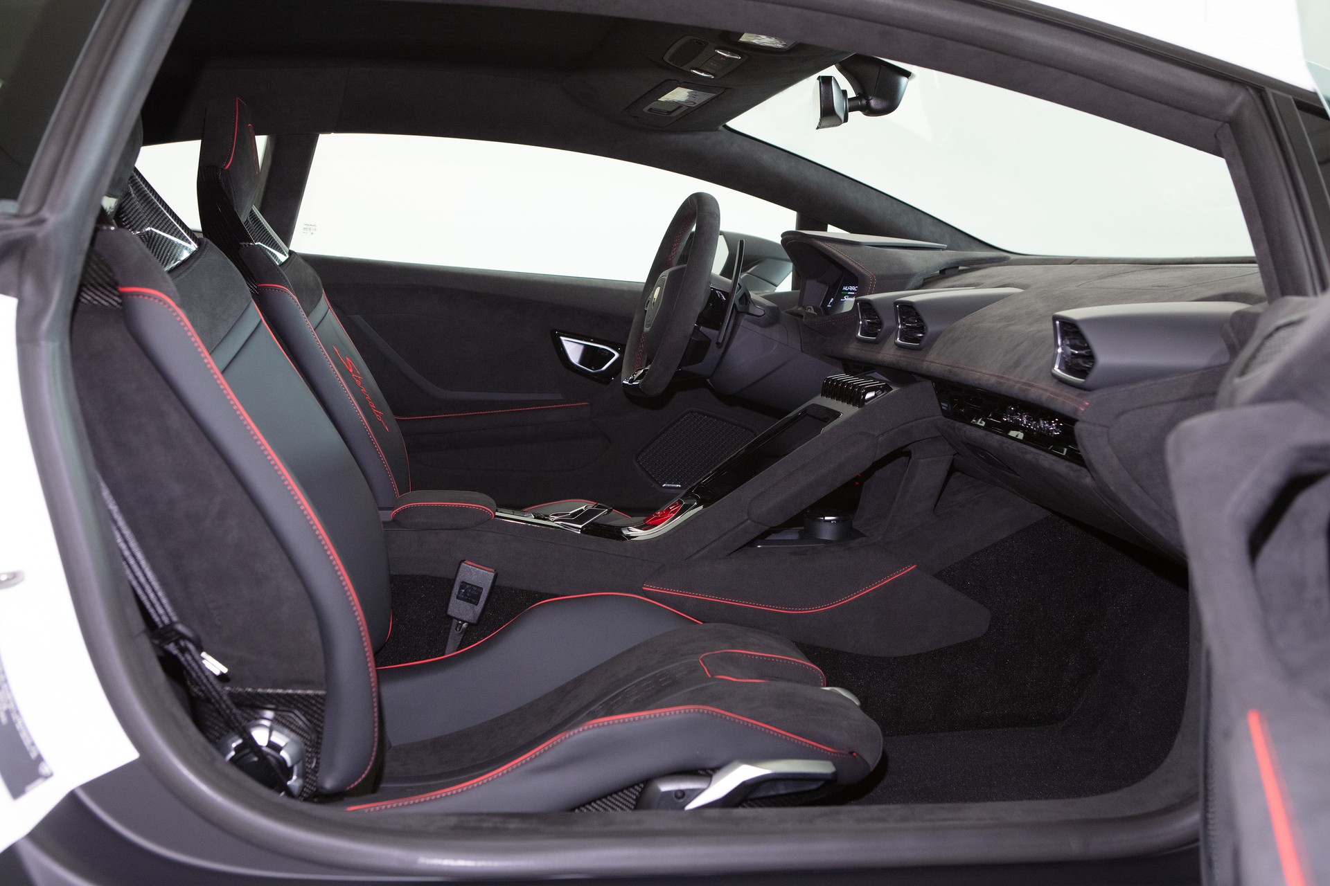 LAMBORGHINI Huracán Sterrato Coupé DCT-image-5