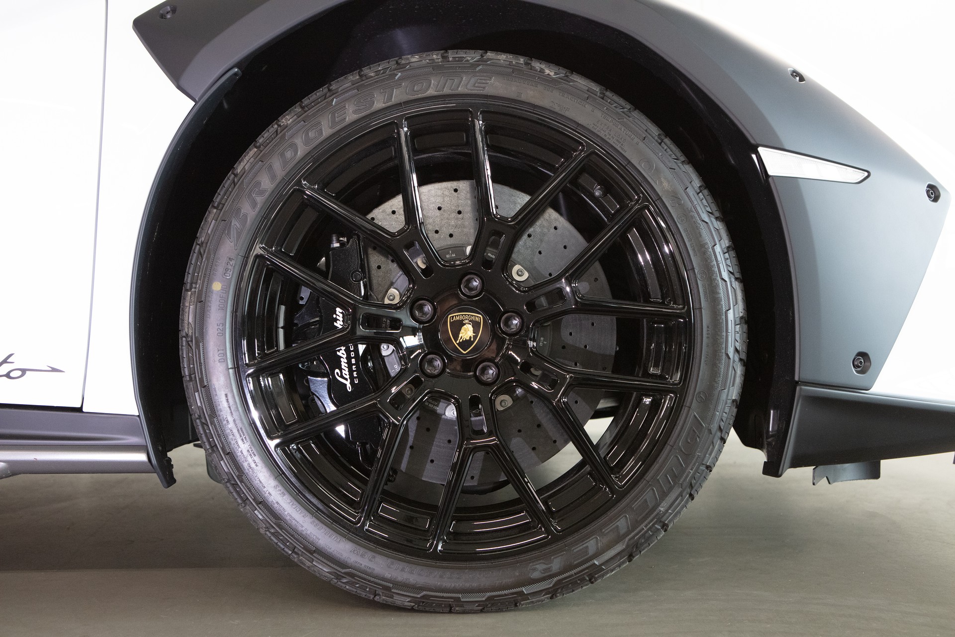 LAMBORGHINI Huracán Sterrato Coupé DCT-image-8